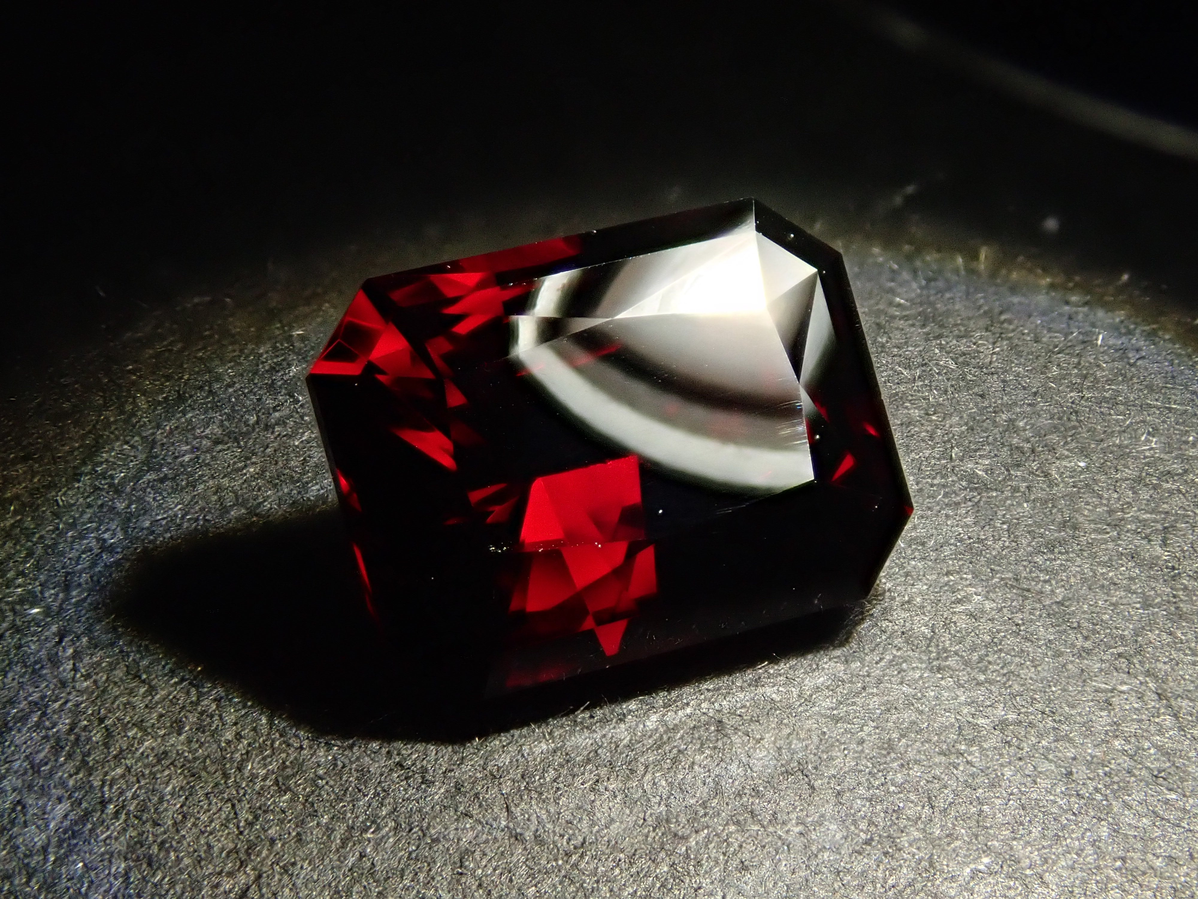 【11/29 22時販売】タンザニア産アルマンディンガーネット 2.697ctルース