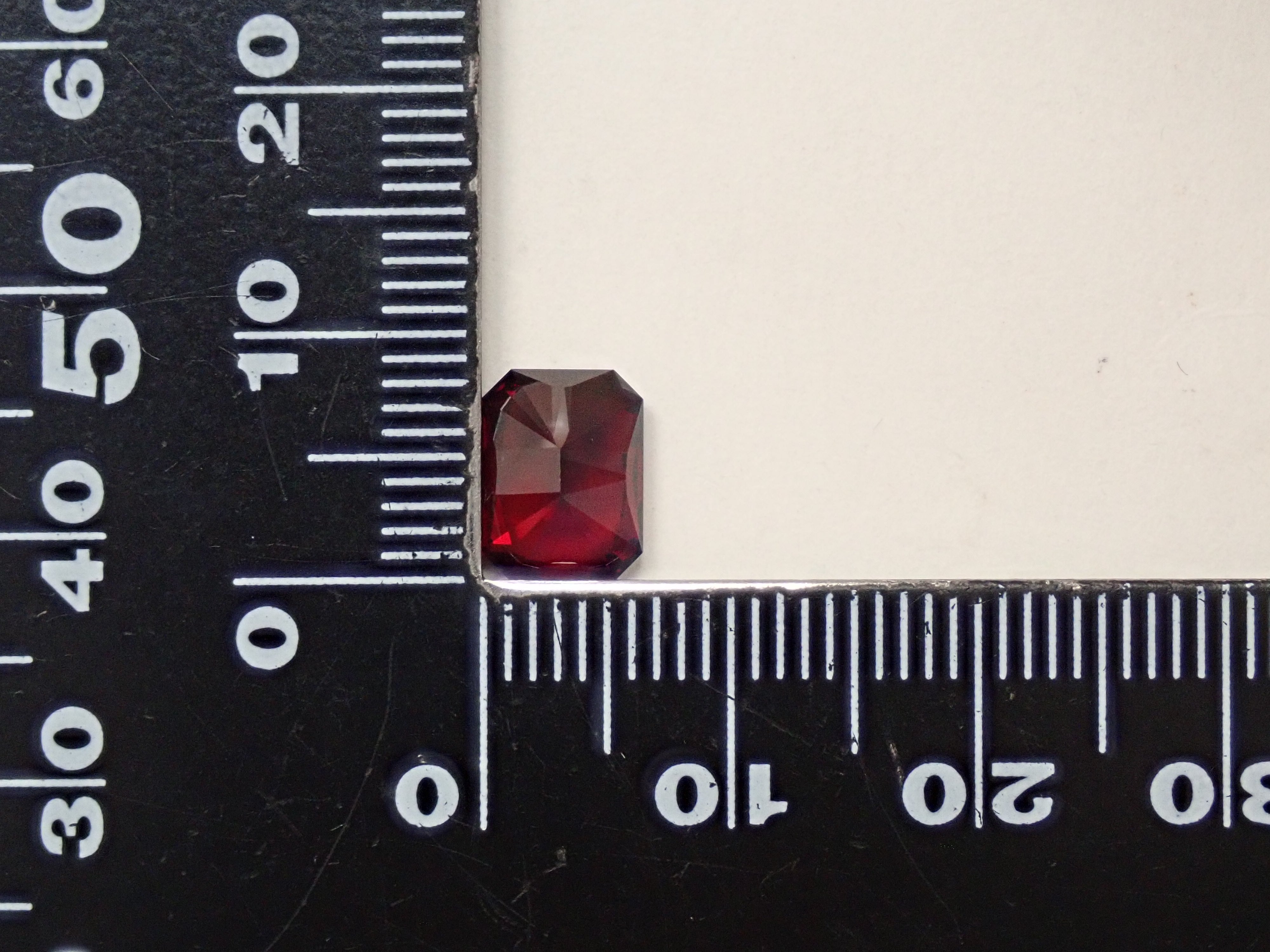 【11/29 22時販売】タンザニア産アルマンディンガーネット 2.697ctルース