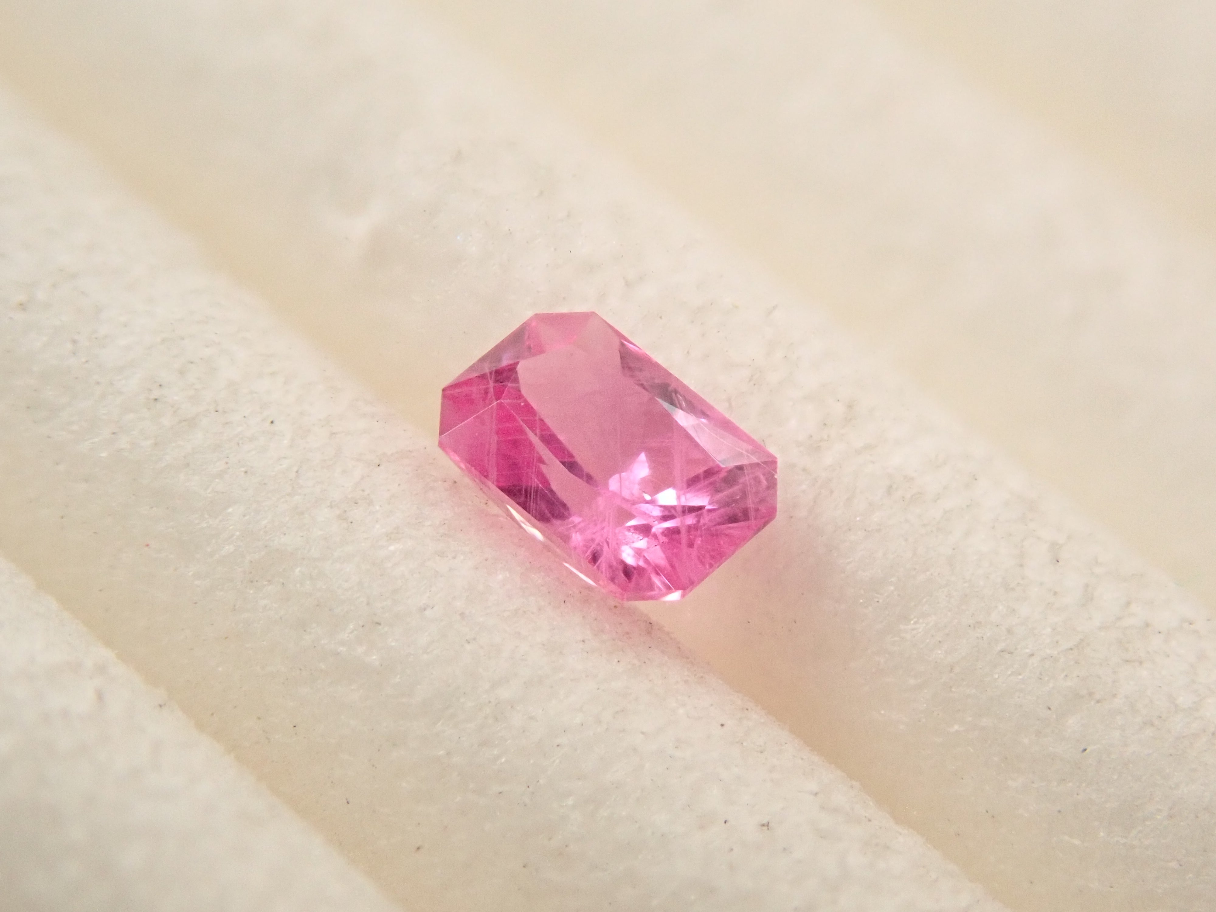 【12/2 22時販売】グリーンランド産サファイア 0.133ctルース　証明書付