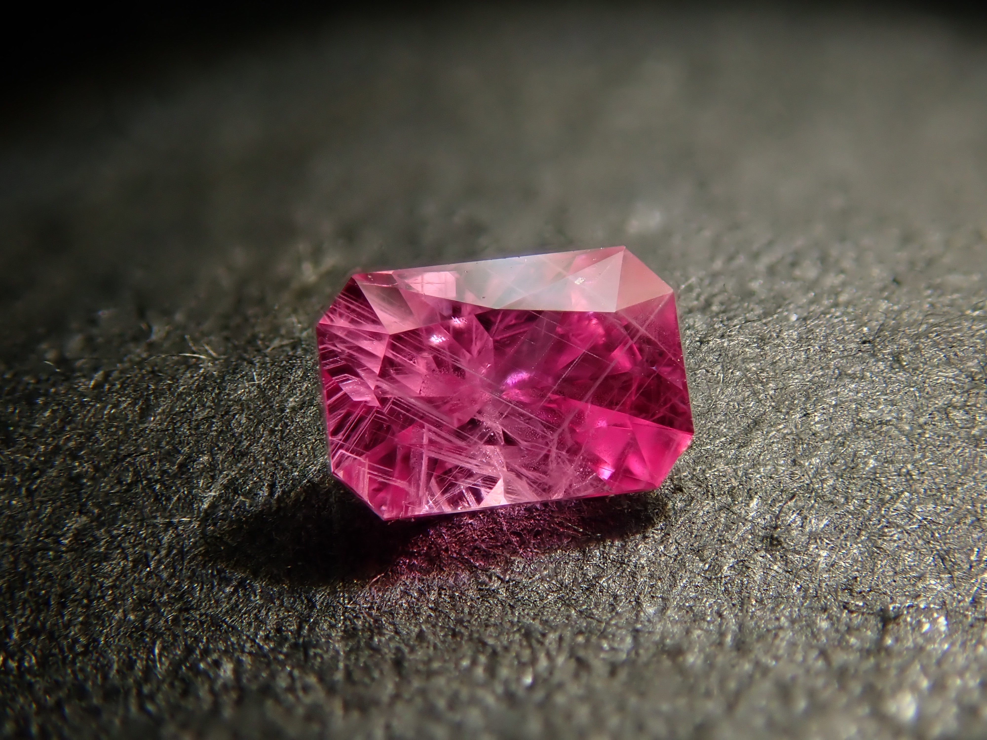 【12/2 22時販売】グリーンランド産サファイア 0.133ctルース　証明書付