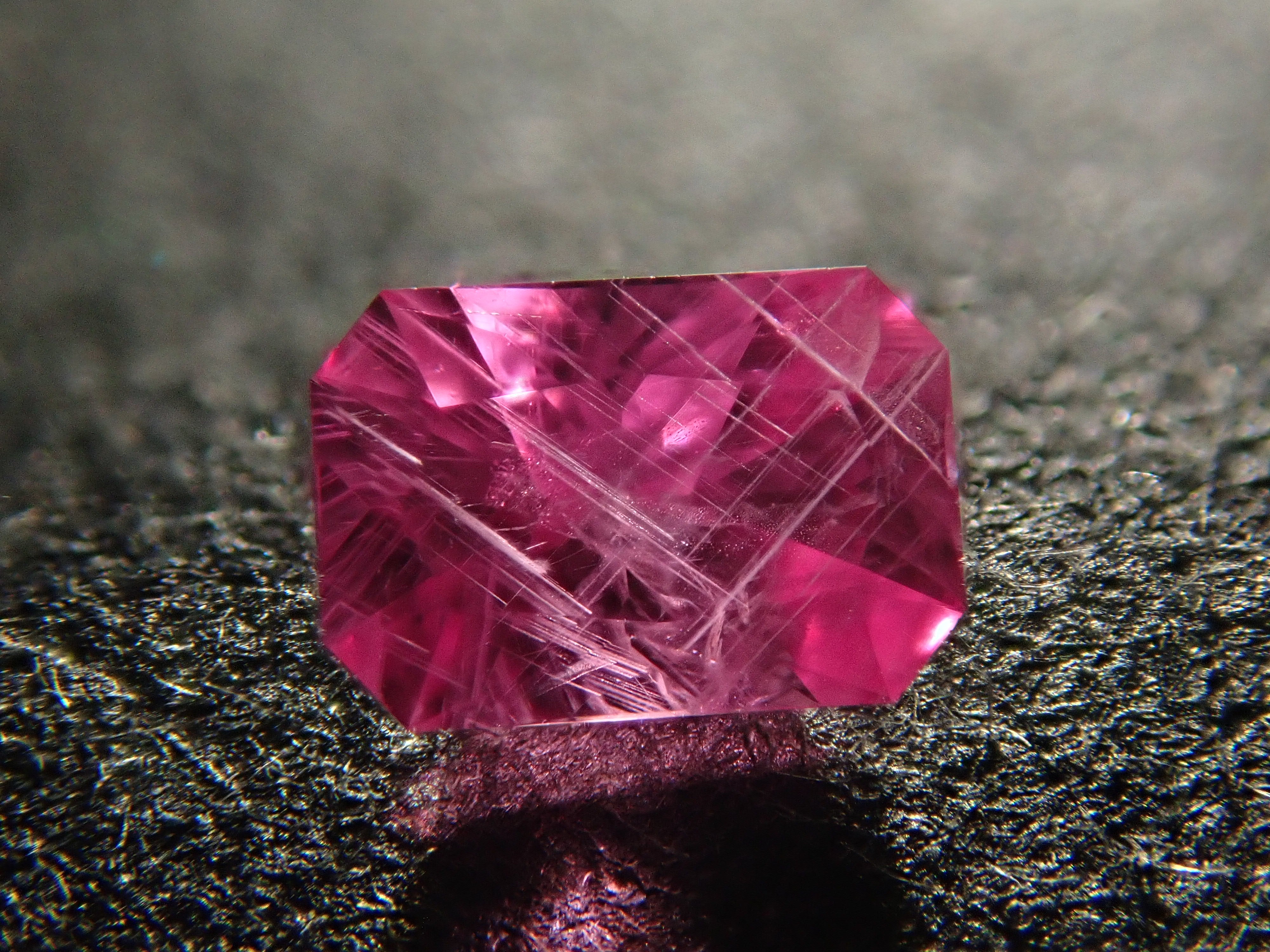 【12/2 22時販売】グリーンランド産サファイア 0.133ctルース　証明書付