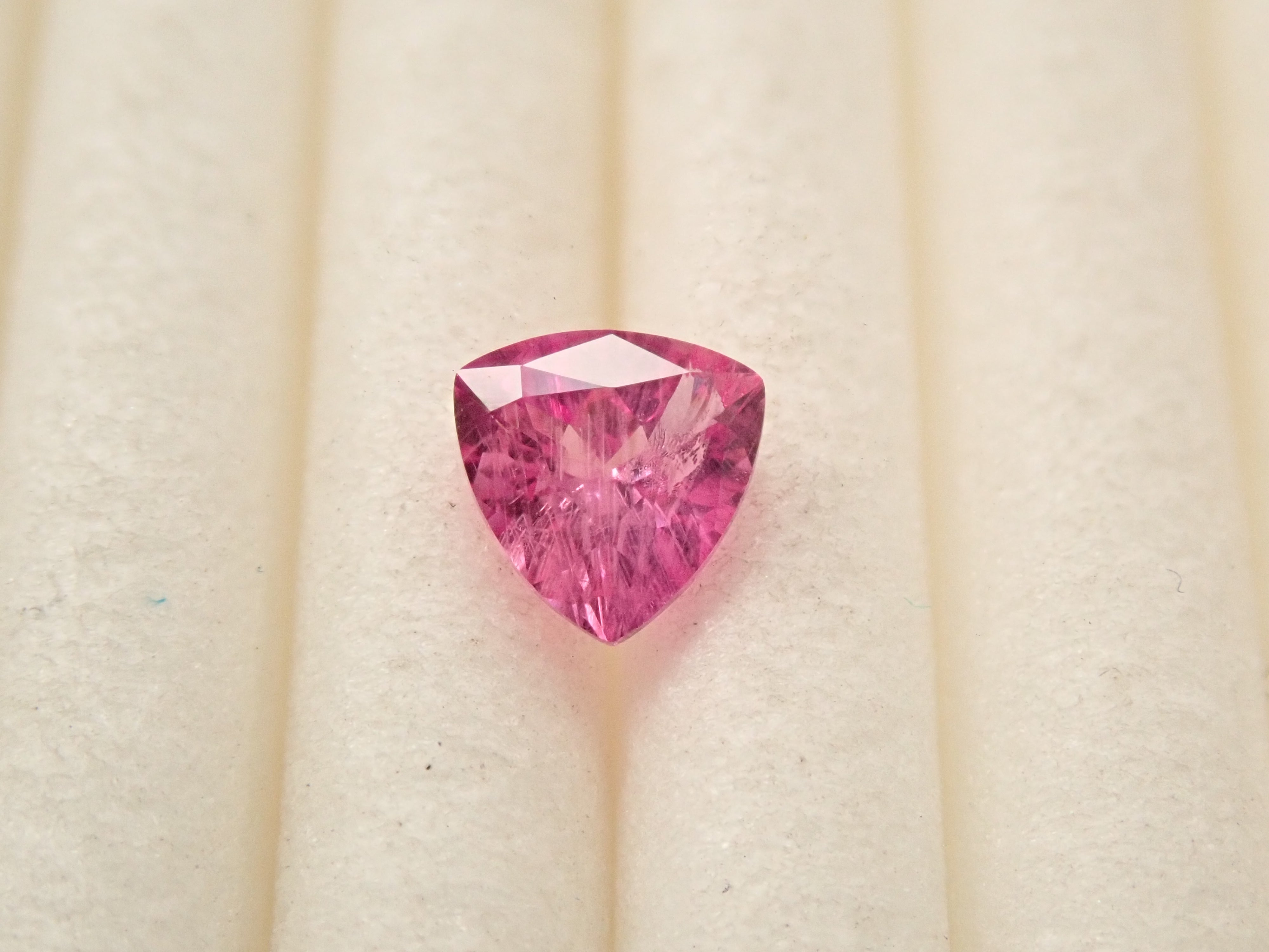 【12/2 22時販売】グリーンランド産サファイア 0.271ctルース　証明書付