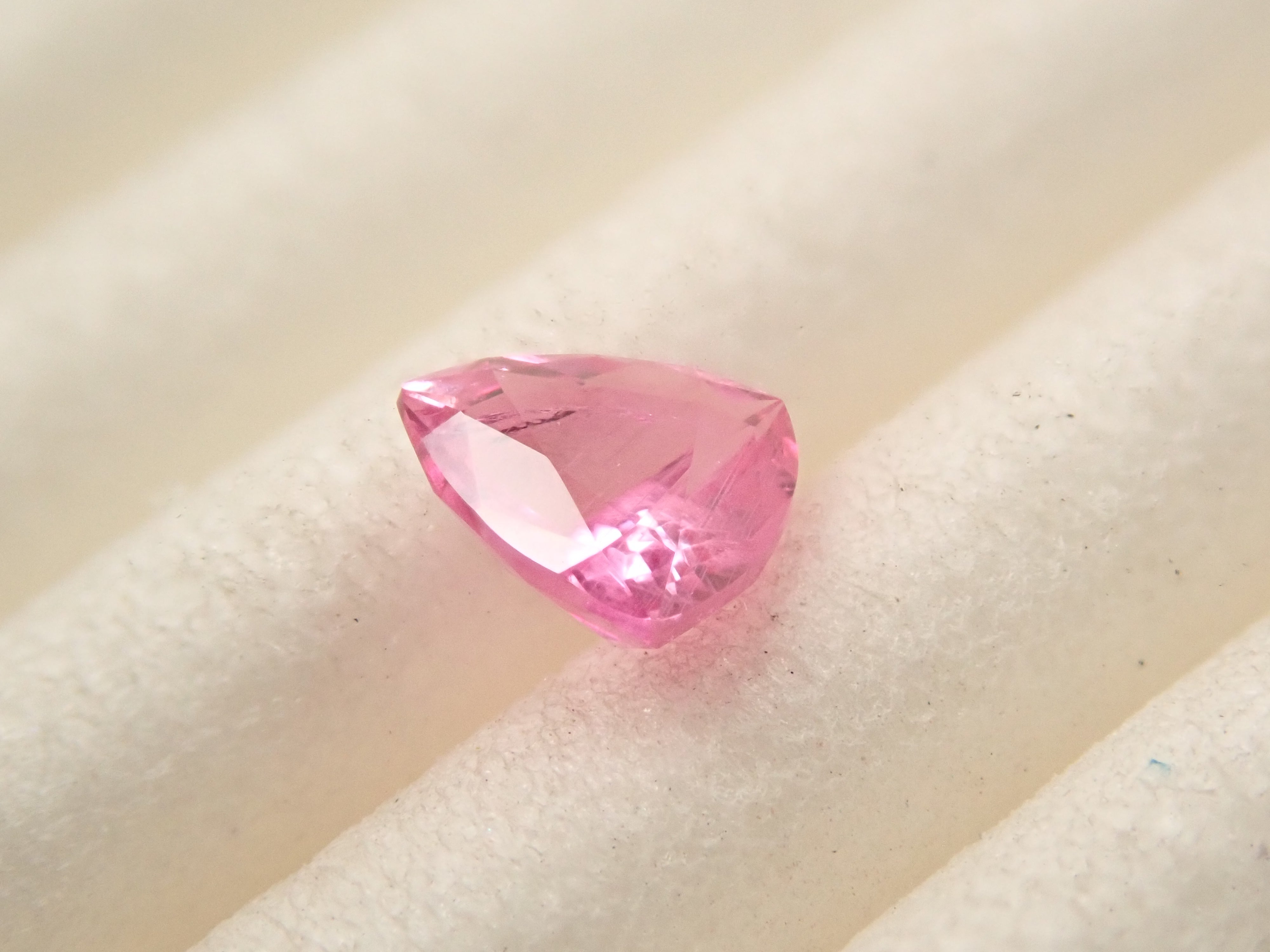 【12/2 22時販売】グリーンランド産サファイア 0.271ctルース　証明書付