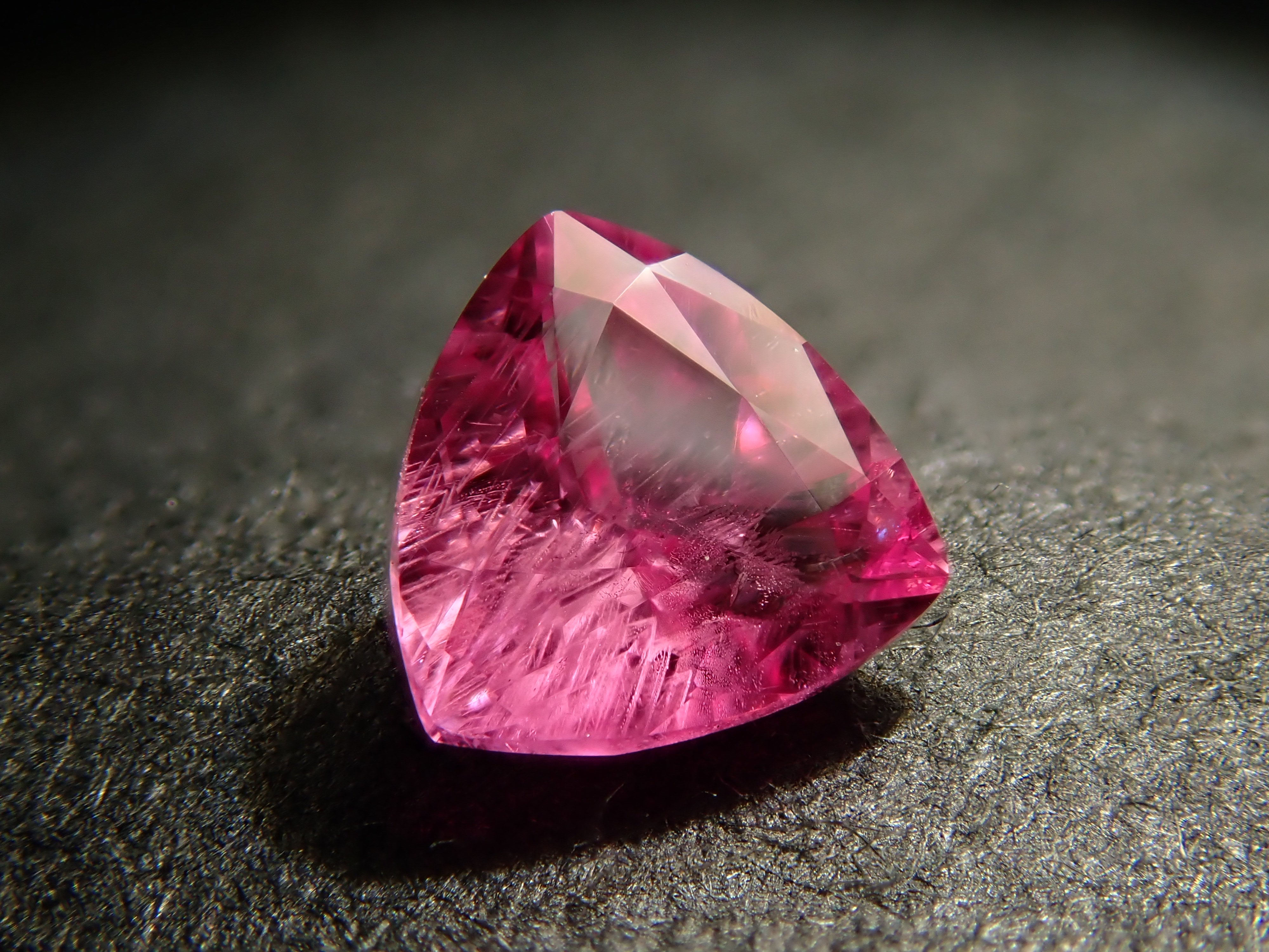 【12/2 22時販売】グリーンランド産サファイア 0.271ctルース　証明書付