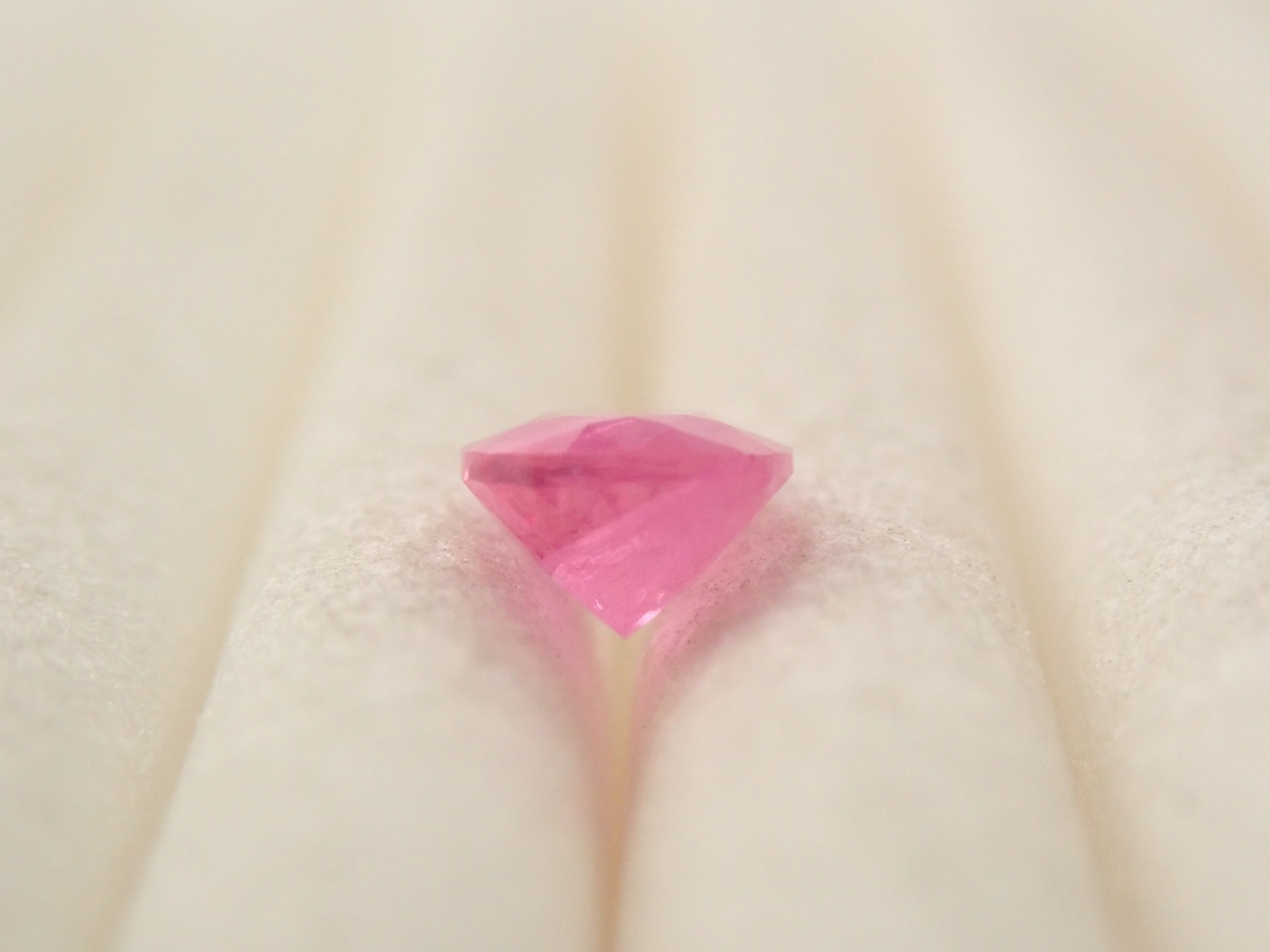 【11/29 22時販売】グリーンランド産ルビー 0.266ctルース 証明書