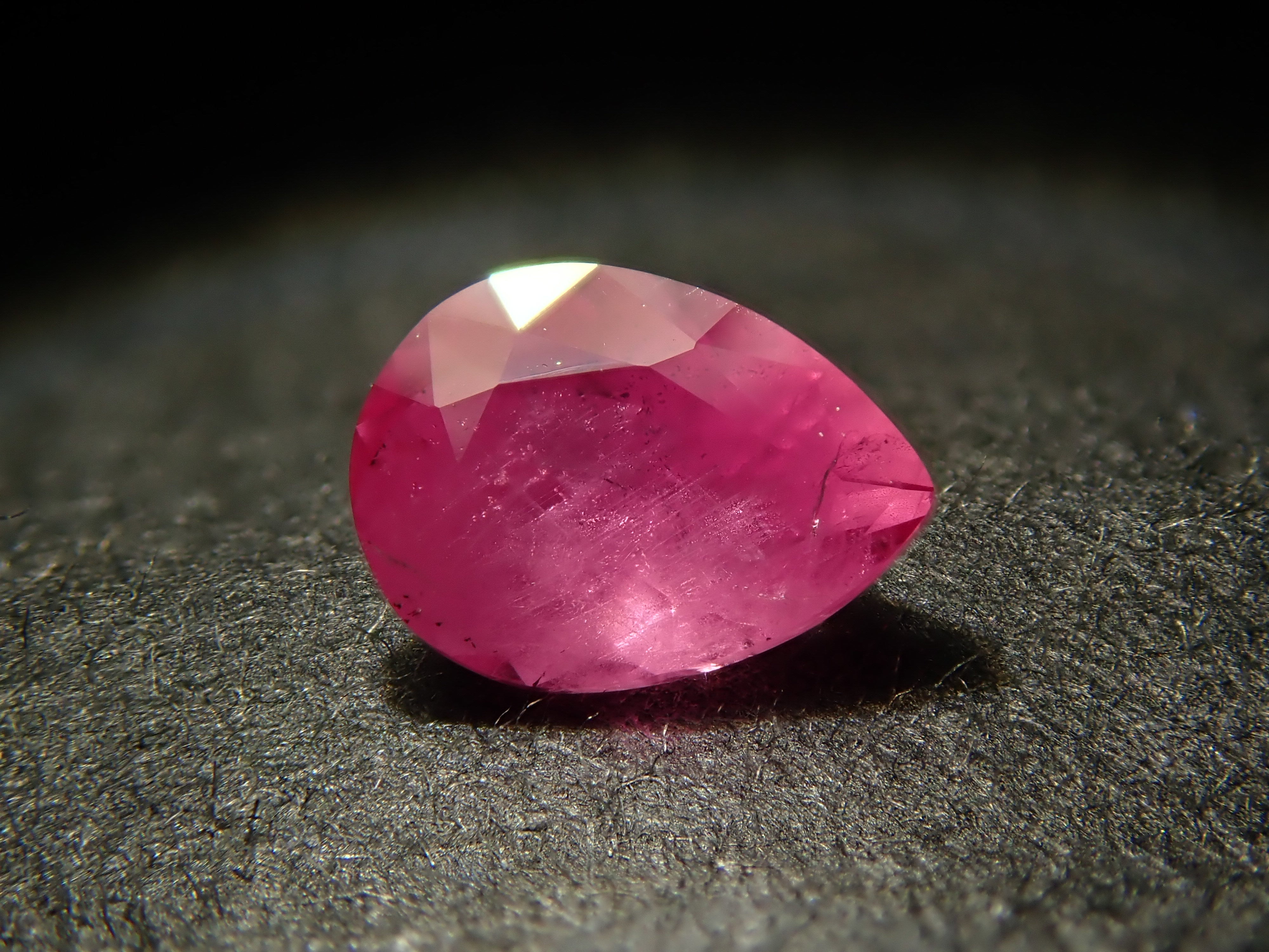 グリーンランド産ルビー 0.266ctルース