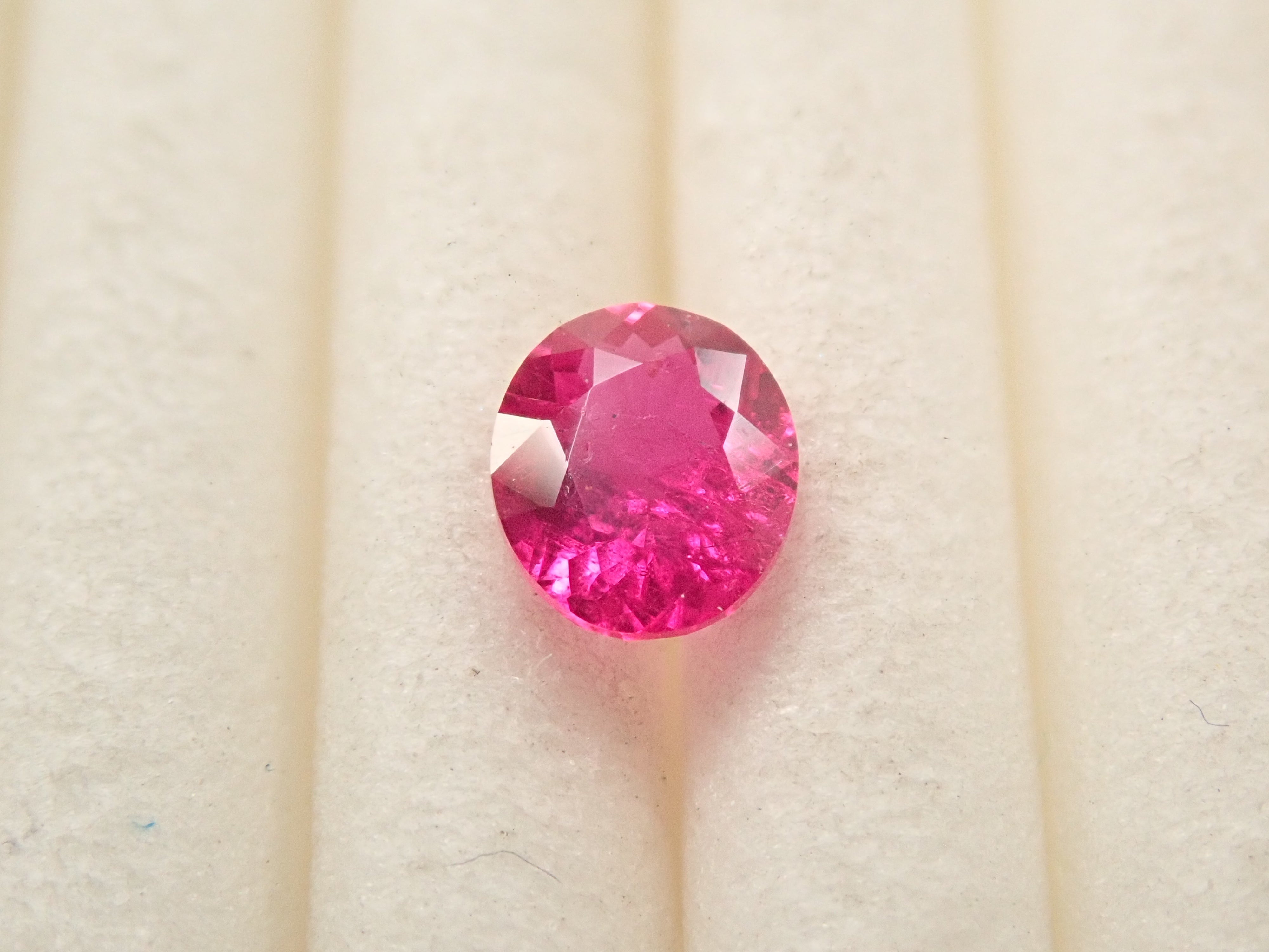 グリーンランド産ルビー 0.253ctルース