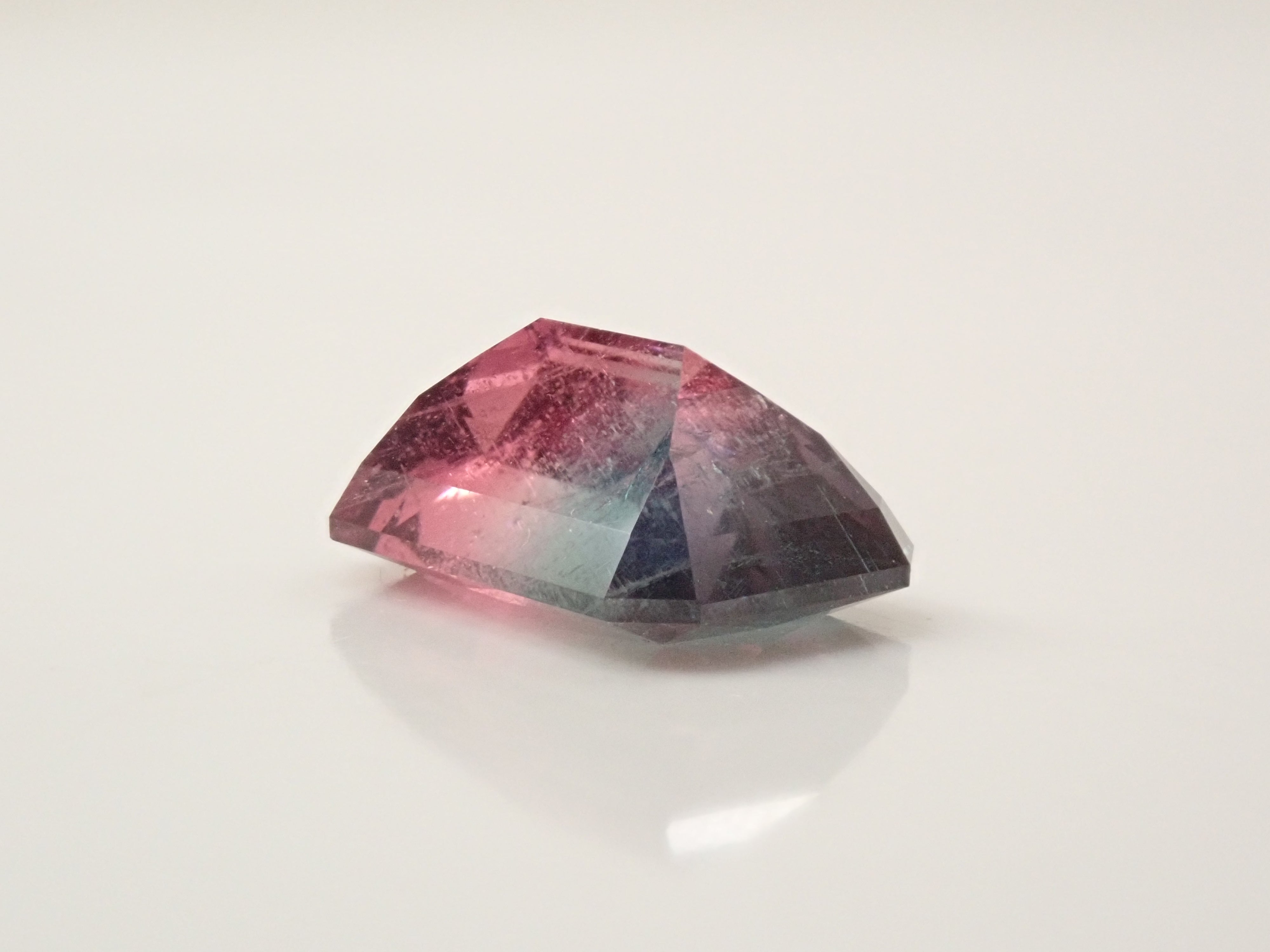 Prineu Mine ⑦パーティーカラー　トルマリン　鉱物標本　ブラジル ブラジル産バイカラートルマリン 4.497ctルース