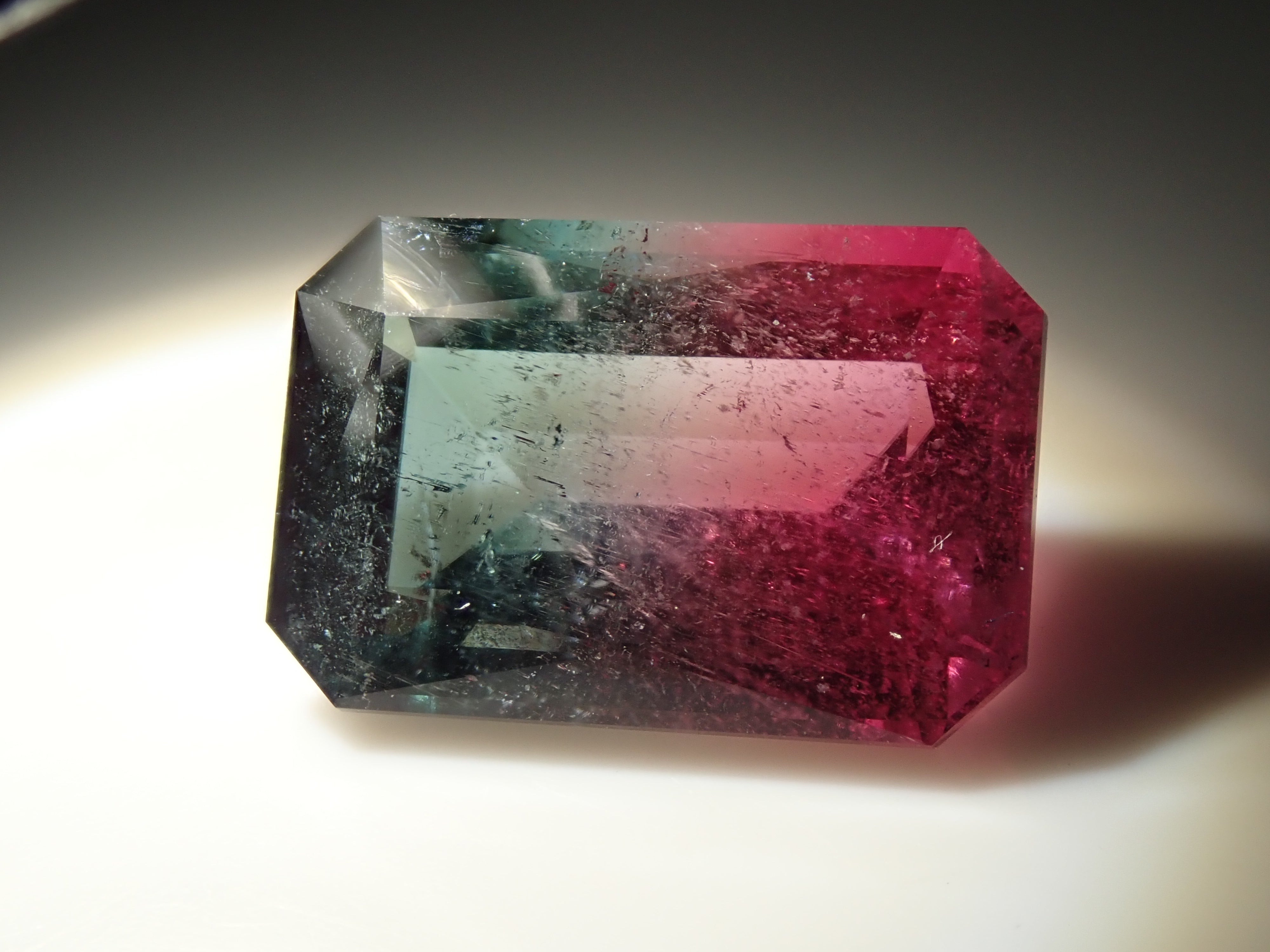 [12561379] Brazilian Bicolor Tourmaline 4.497ct Loose