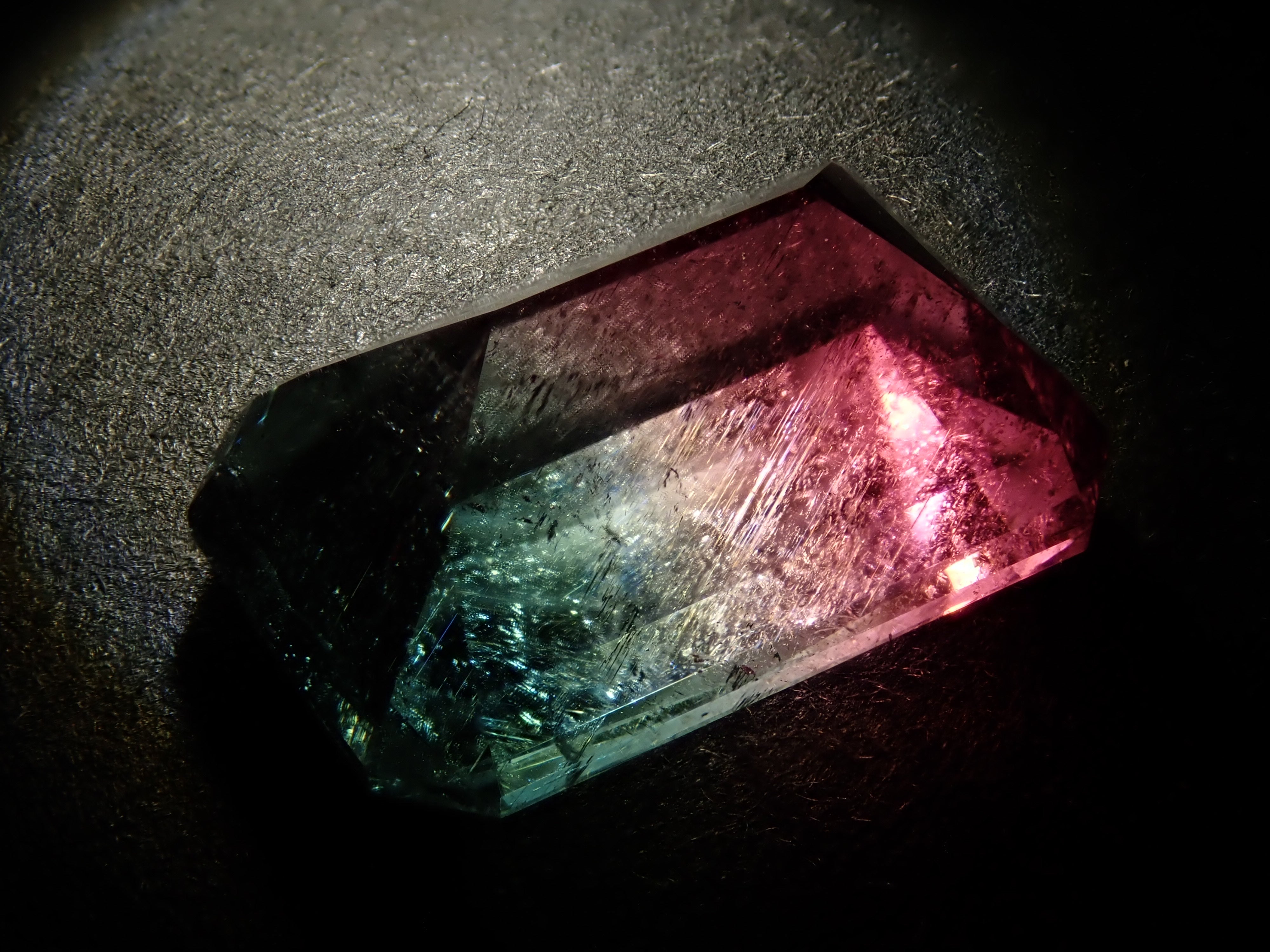 [12561379] Brazilian Bicolor Tourmaline 4.497ct Loose