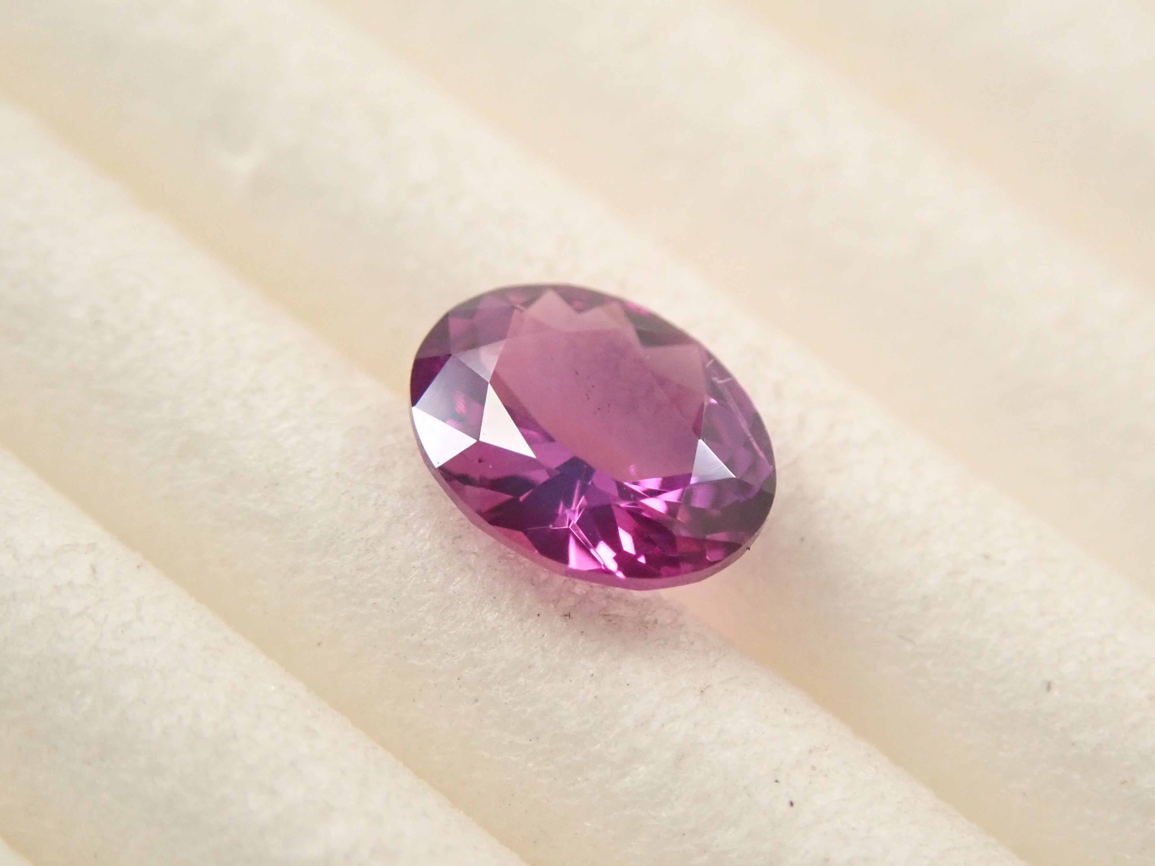 [12561380] 斯里蘭卡紫色藍寶石 0.393克拉 散裝