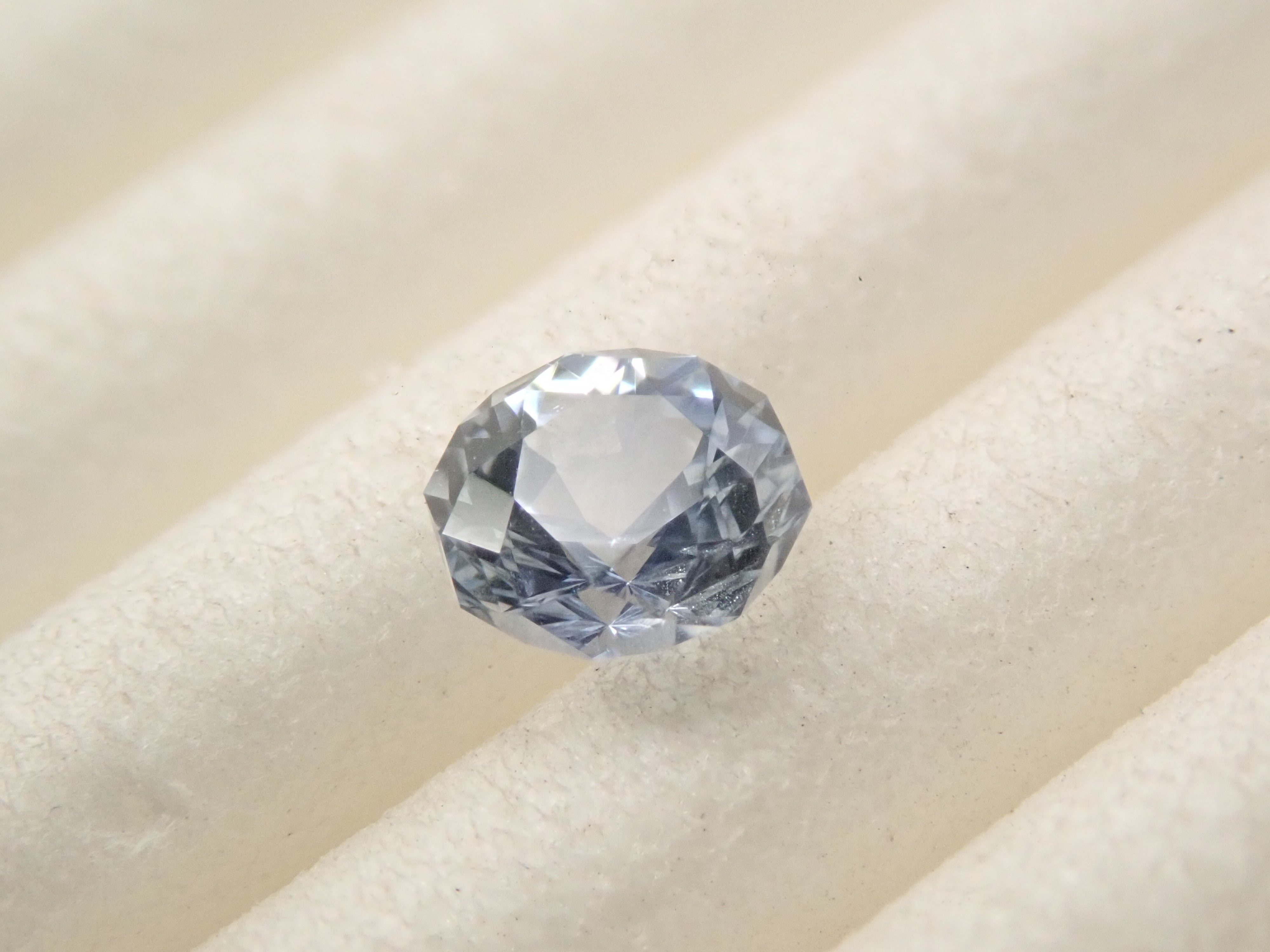 【11/27 22時販売】スリランカ産ブルーサファイア（アイスブルー） 0.300ctルース