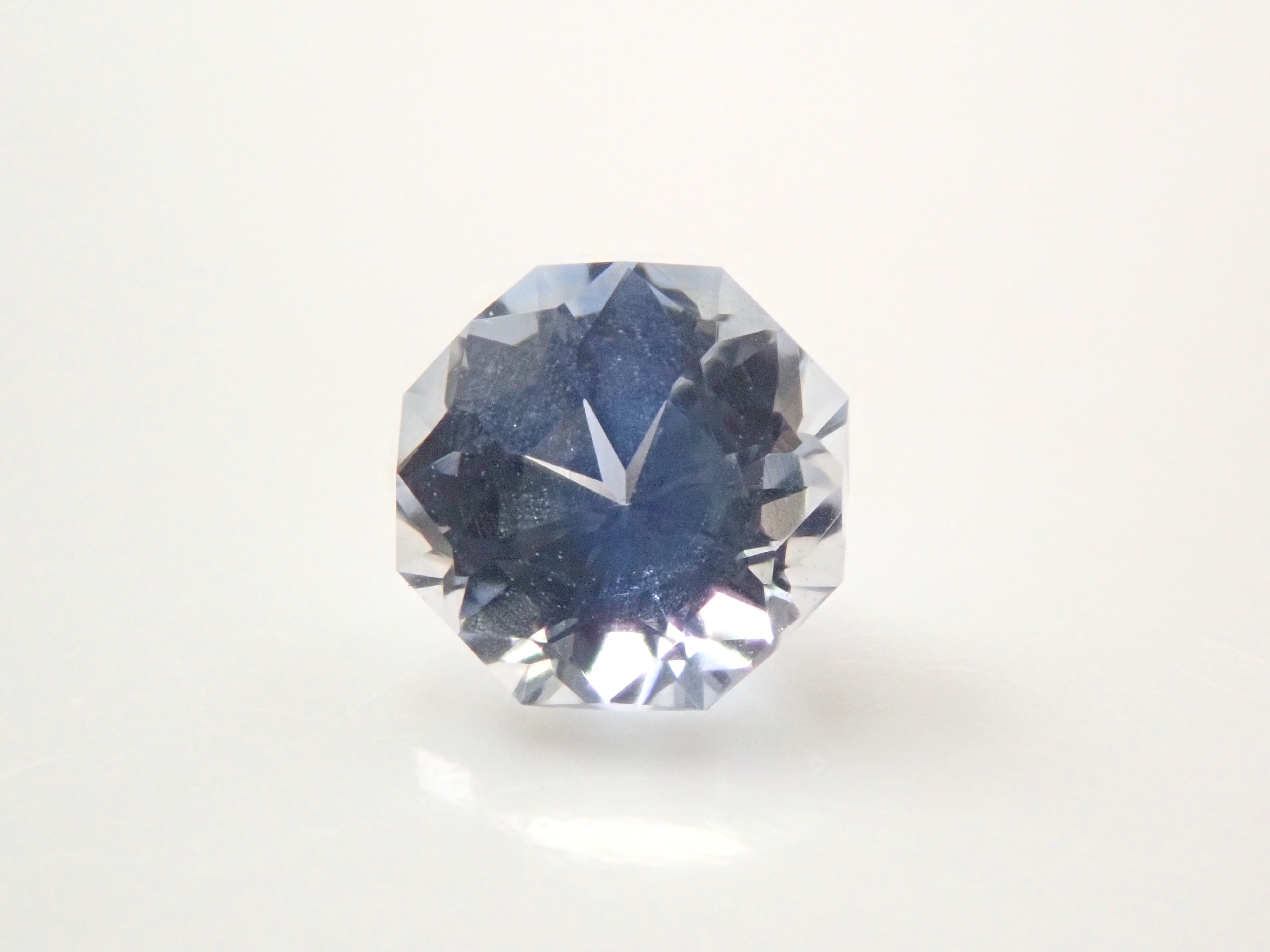 【11/27 22時販売】スリランカ産ブルーサファイア（アイスブルー） 0.300ctルース