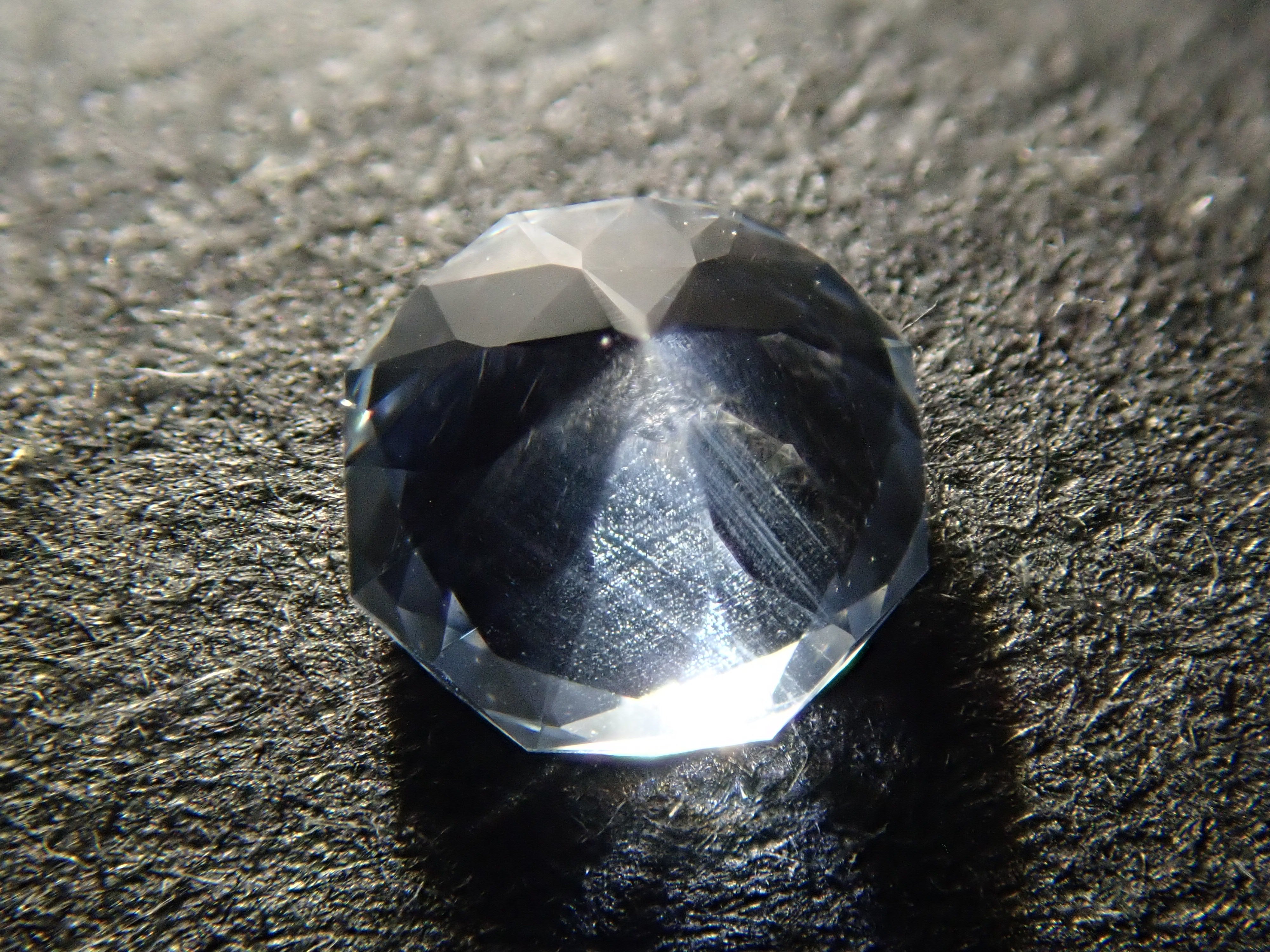 【11/27 22時販売】スリランカ産ブルーサファイア（アイスブルー） 0.300ctルース