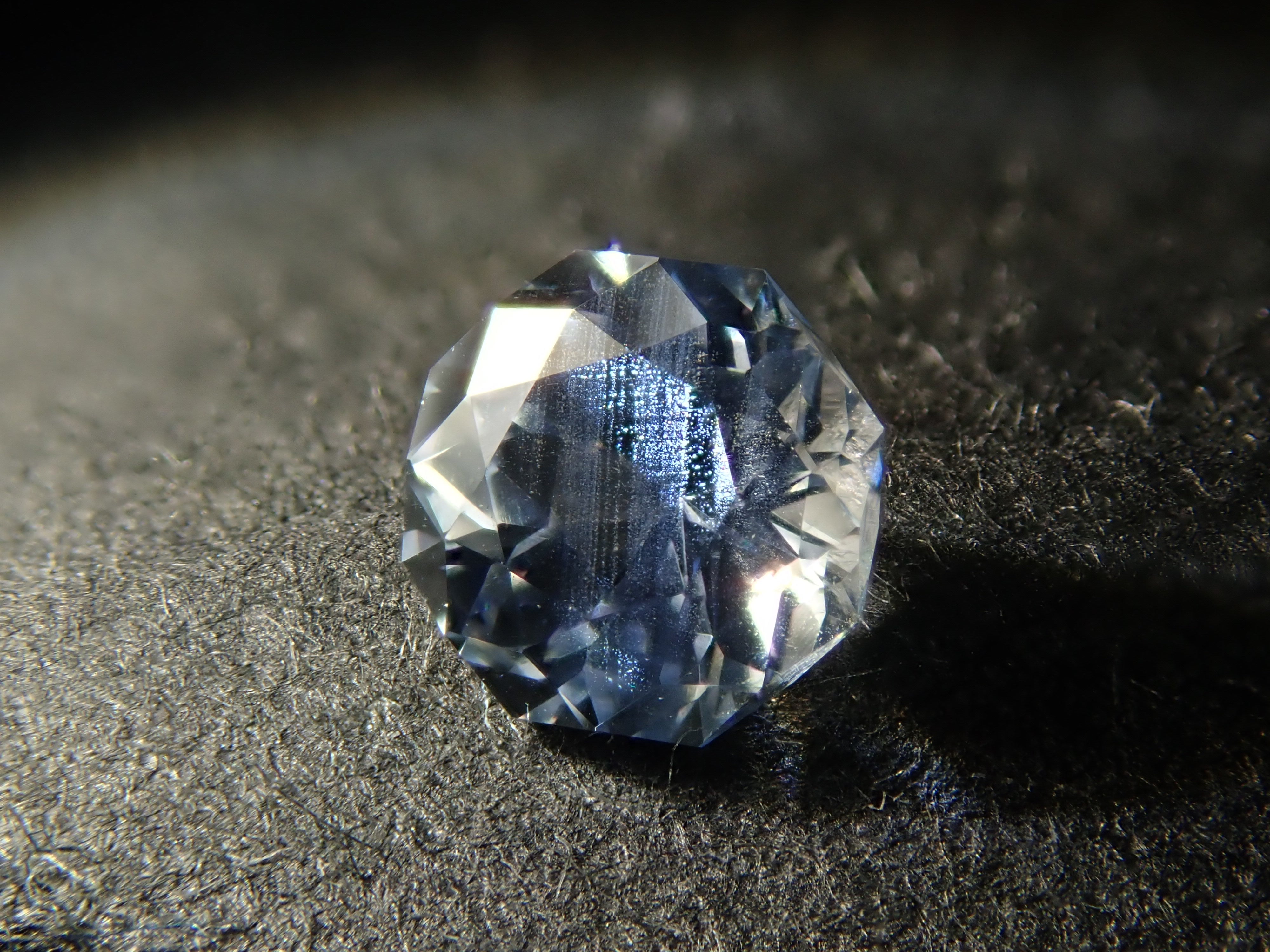 【11/27 22時販売】スリランカ産ブルーサファイア（アイスブルー） 0.300ctルース