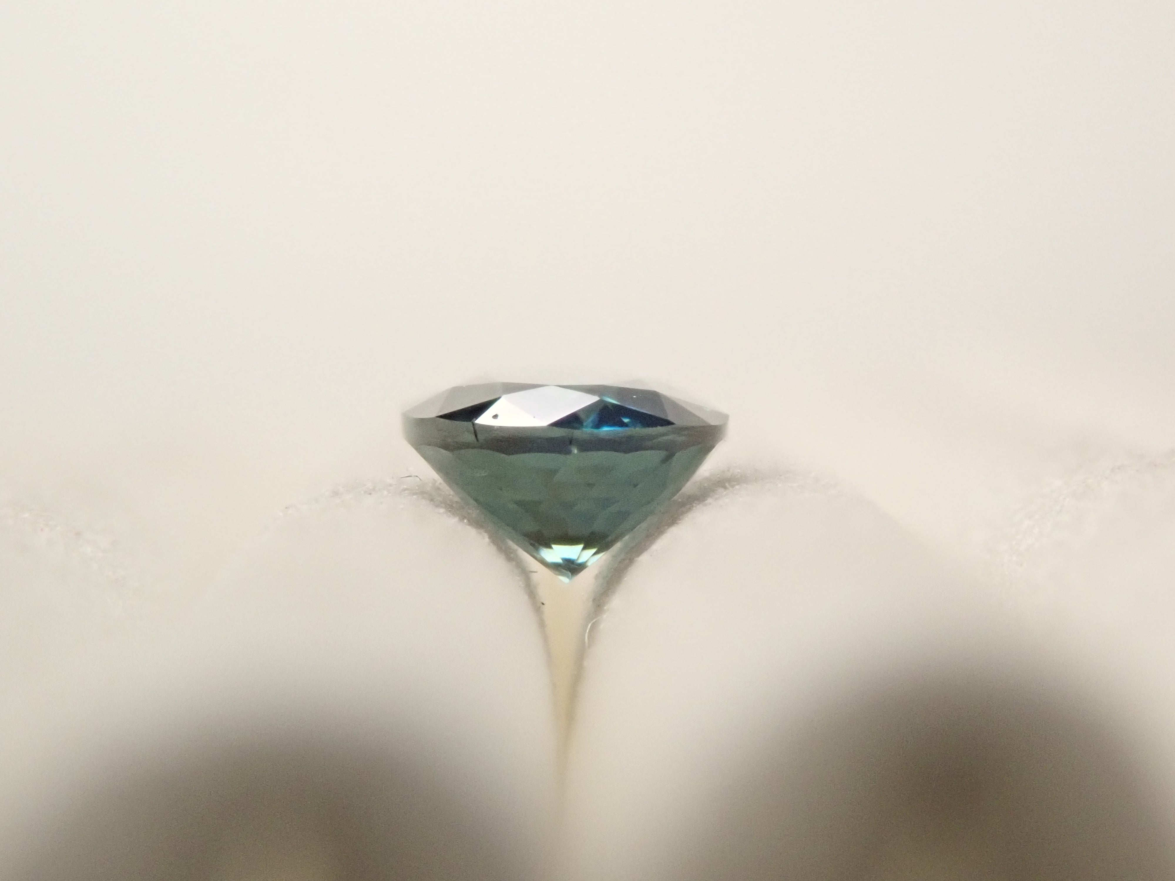 [12561382] Tanzanian Bicolor Sapphire 0.380ct Loose