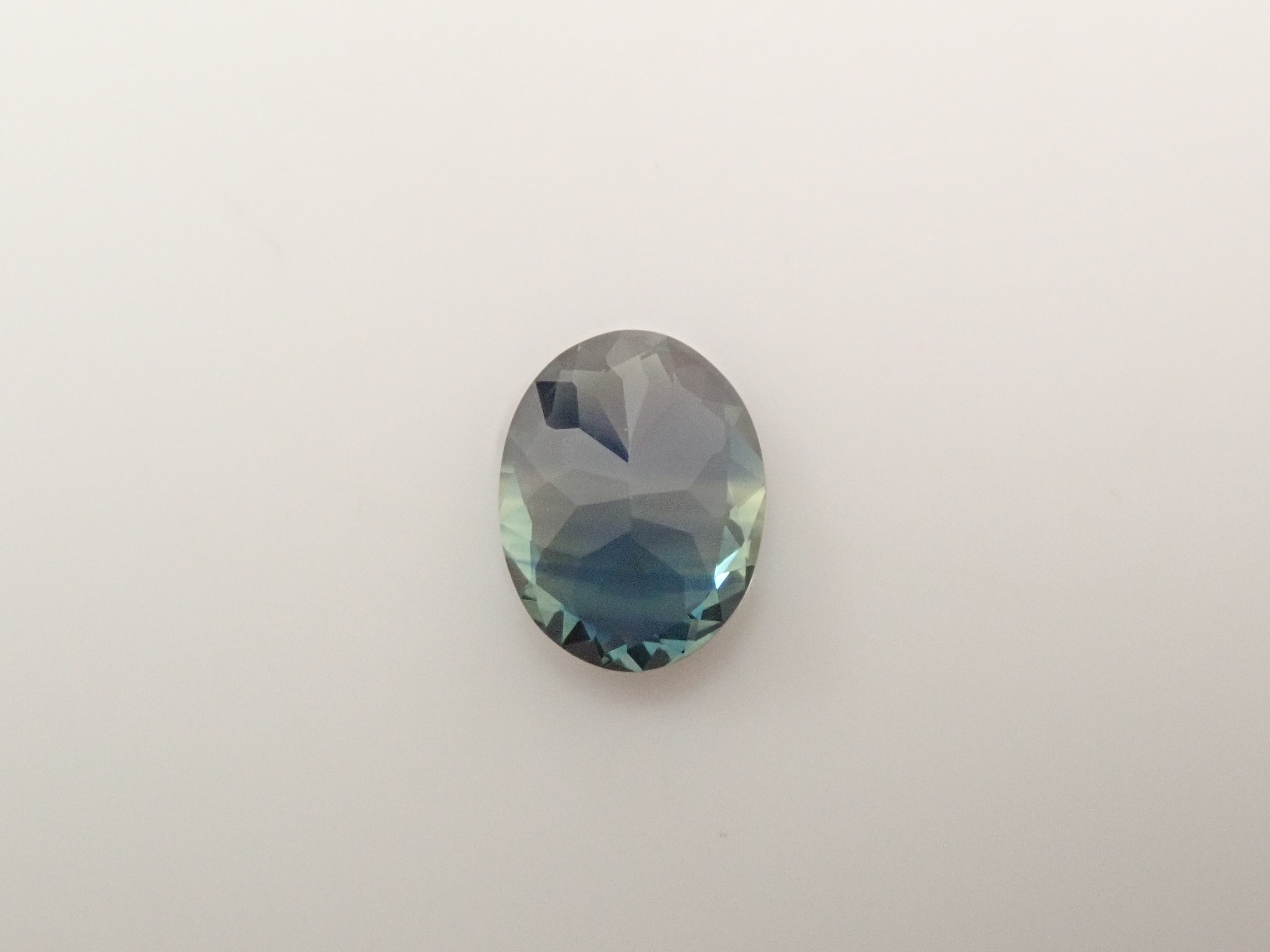 [12561382] Tanzanian Bicolor Sapphire 0.380ct Loose