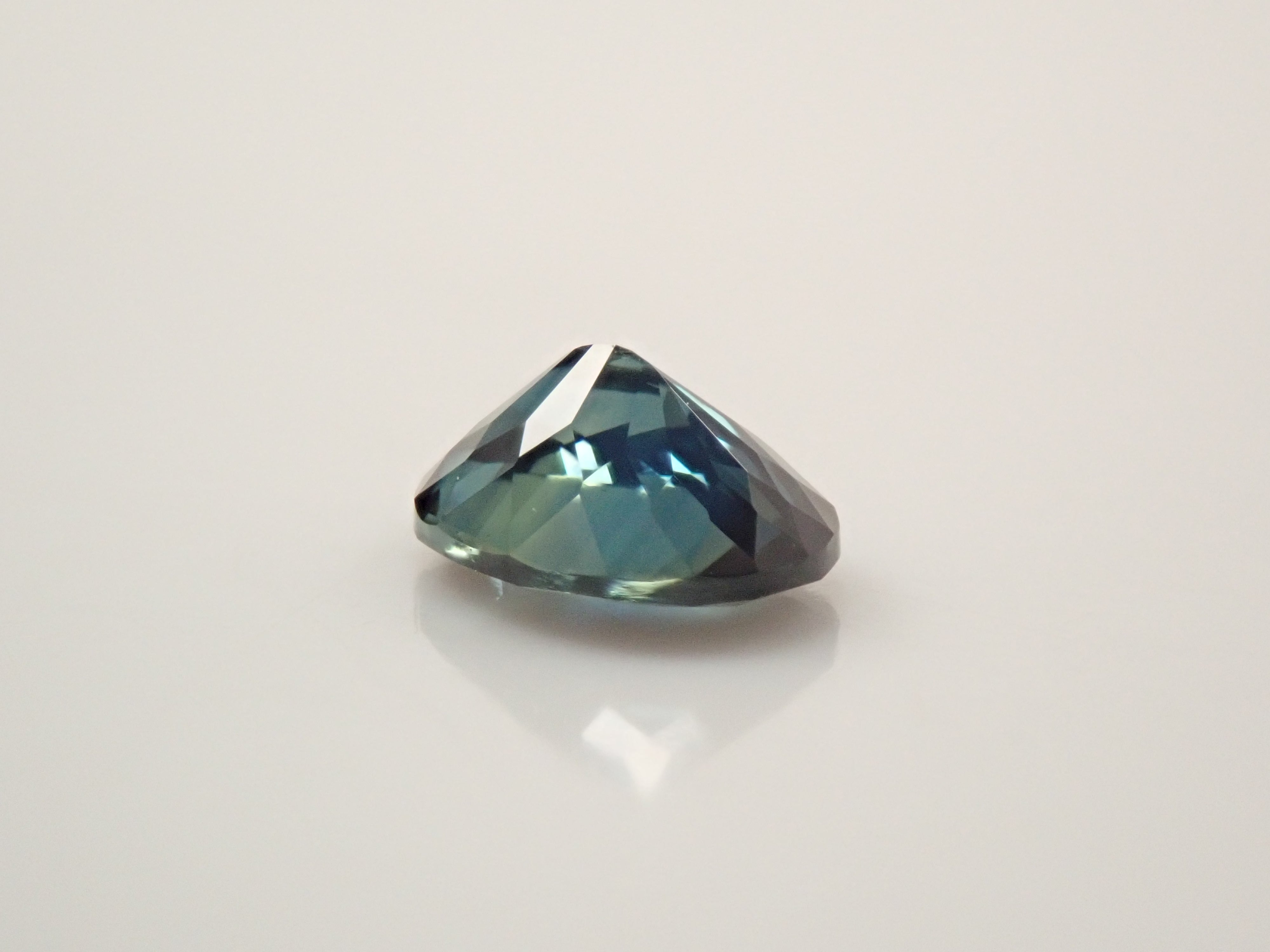 [12561382] Tanzanian Bicolor Sapphire 0.380ct Loose