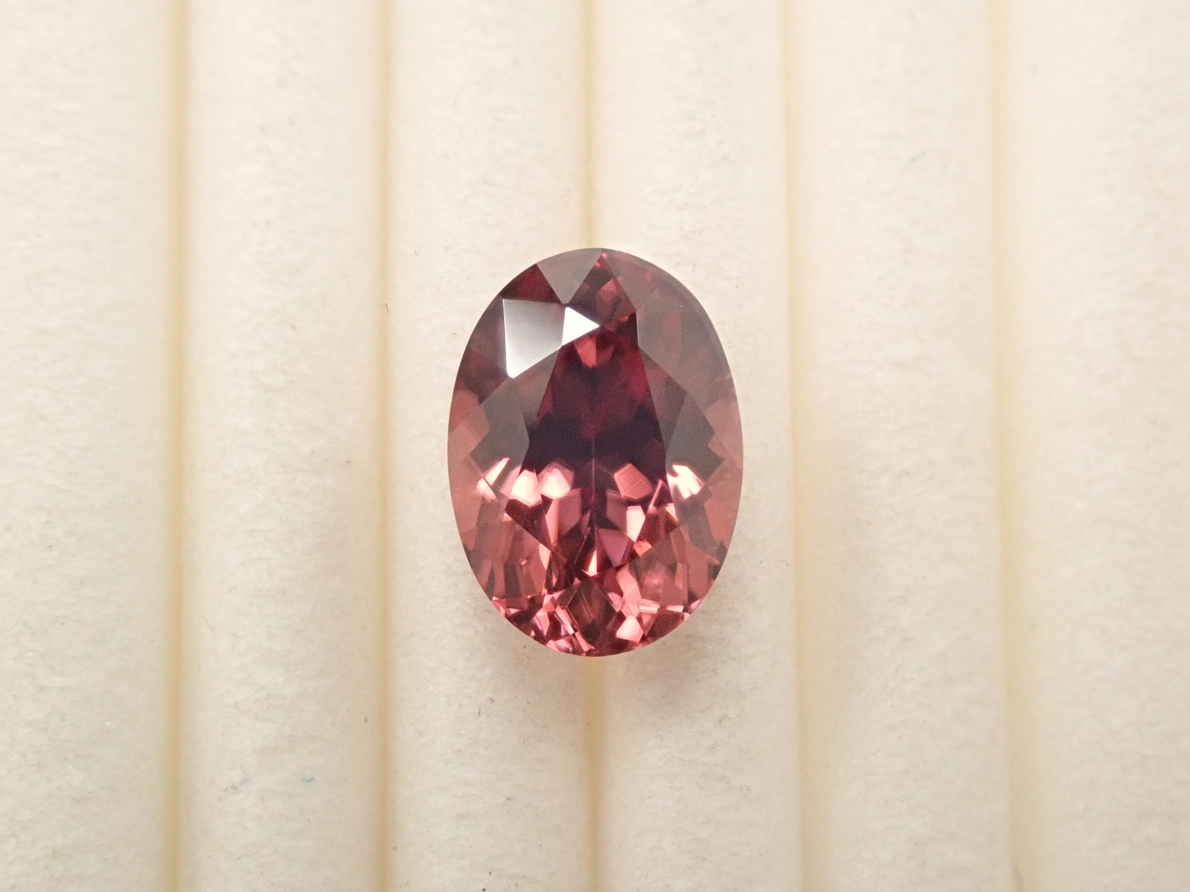 [12561378] Sri Lankan pink zircon 1.991ct loose stone