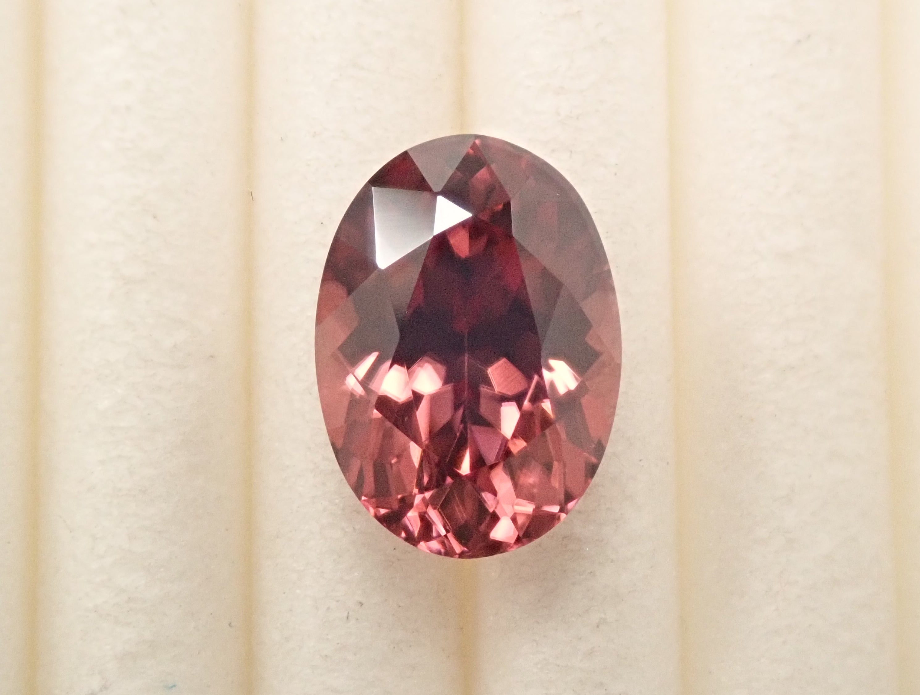 [12561378] Sri Lankan pink zircon 1.991ct loose stone
