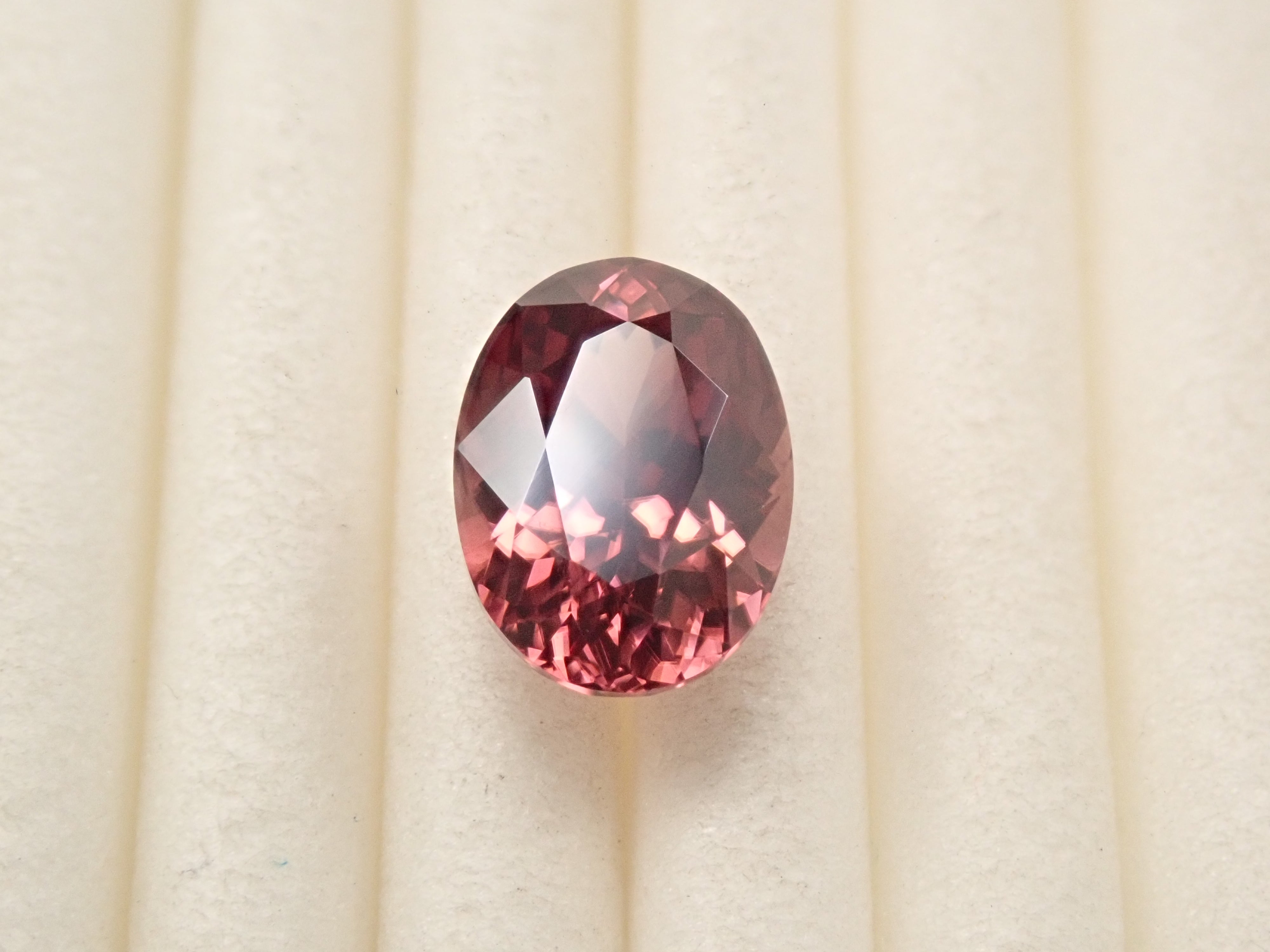 [12561378] Sri Lankan pink zircon 1.991ct loose stone