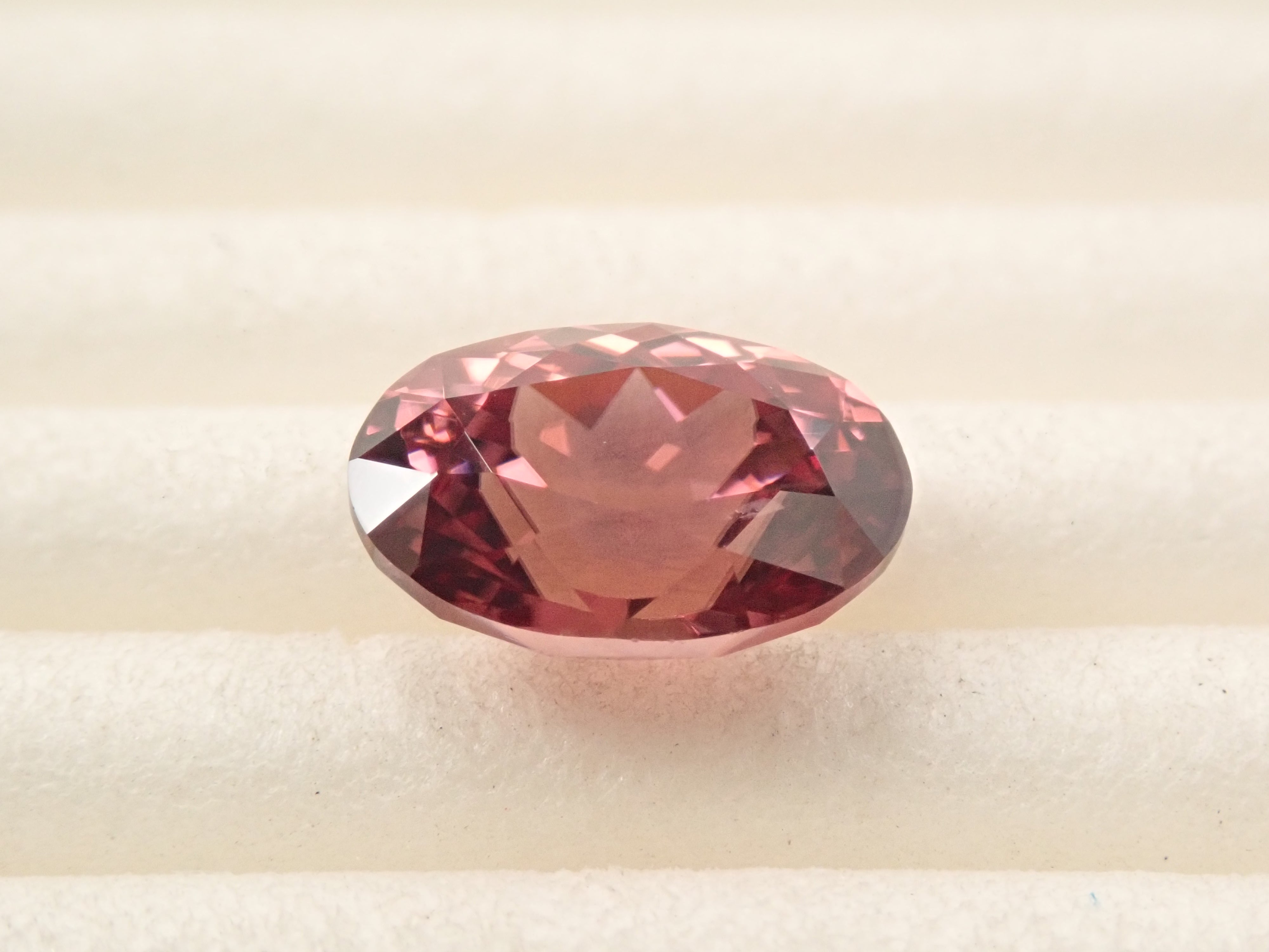 [12561378] Sri Lankan pink zircon 1.991ct loose stone
