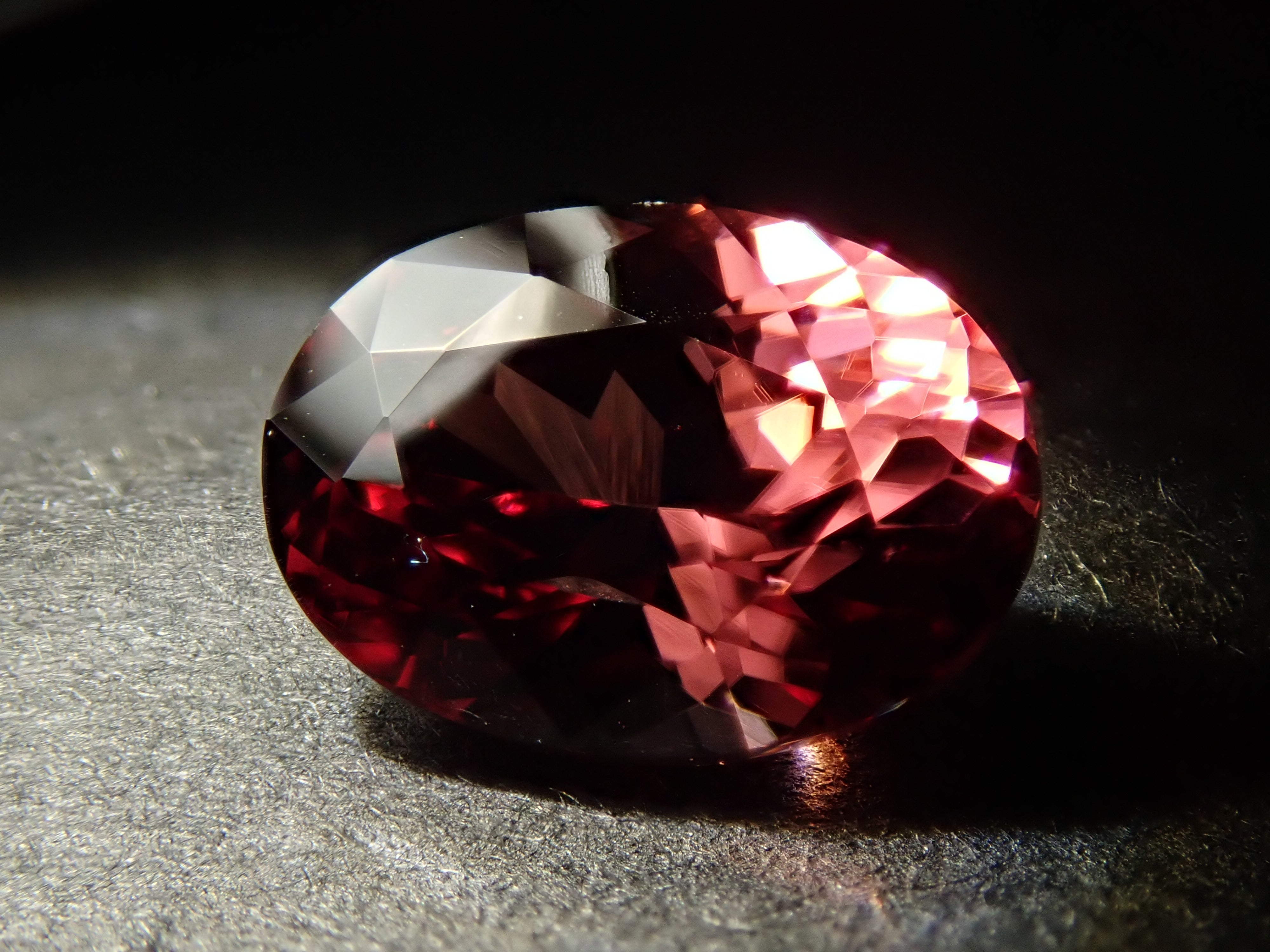 [12561378] Sri Lankan pink zircon 1.991ct loose stone