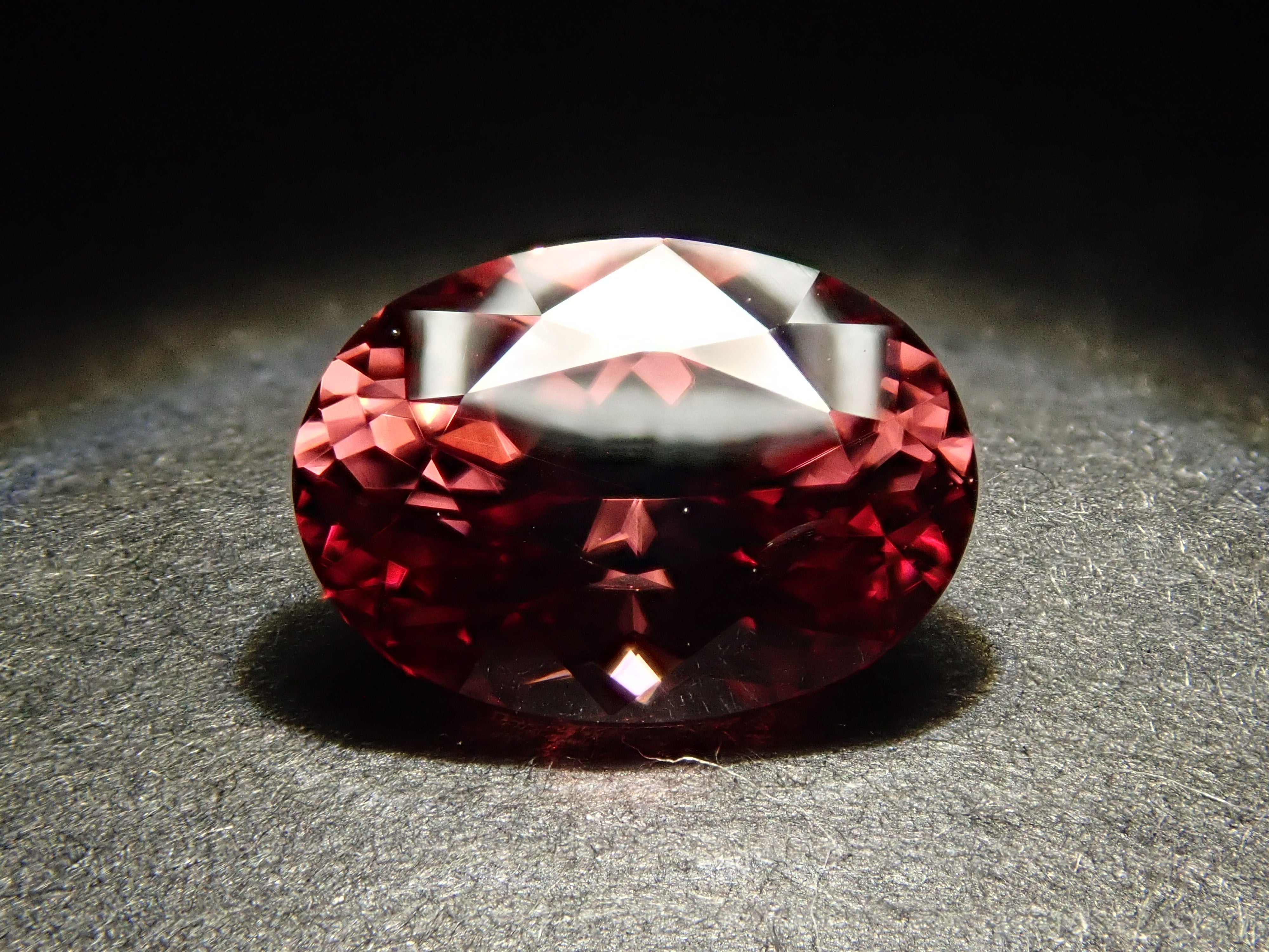 [12561378] Sri Lankan pink zircon 1.991ct loose stone