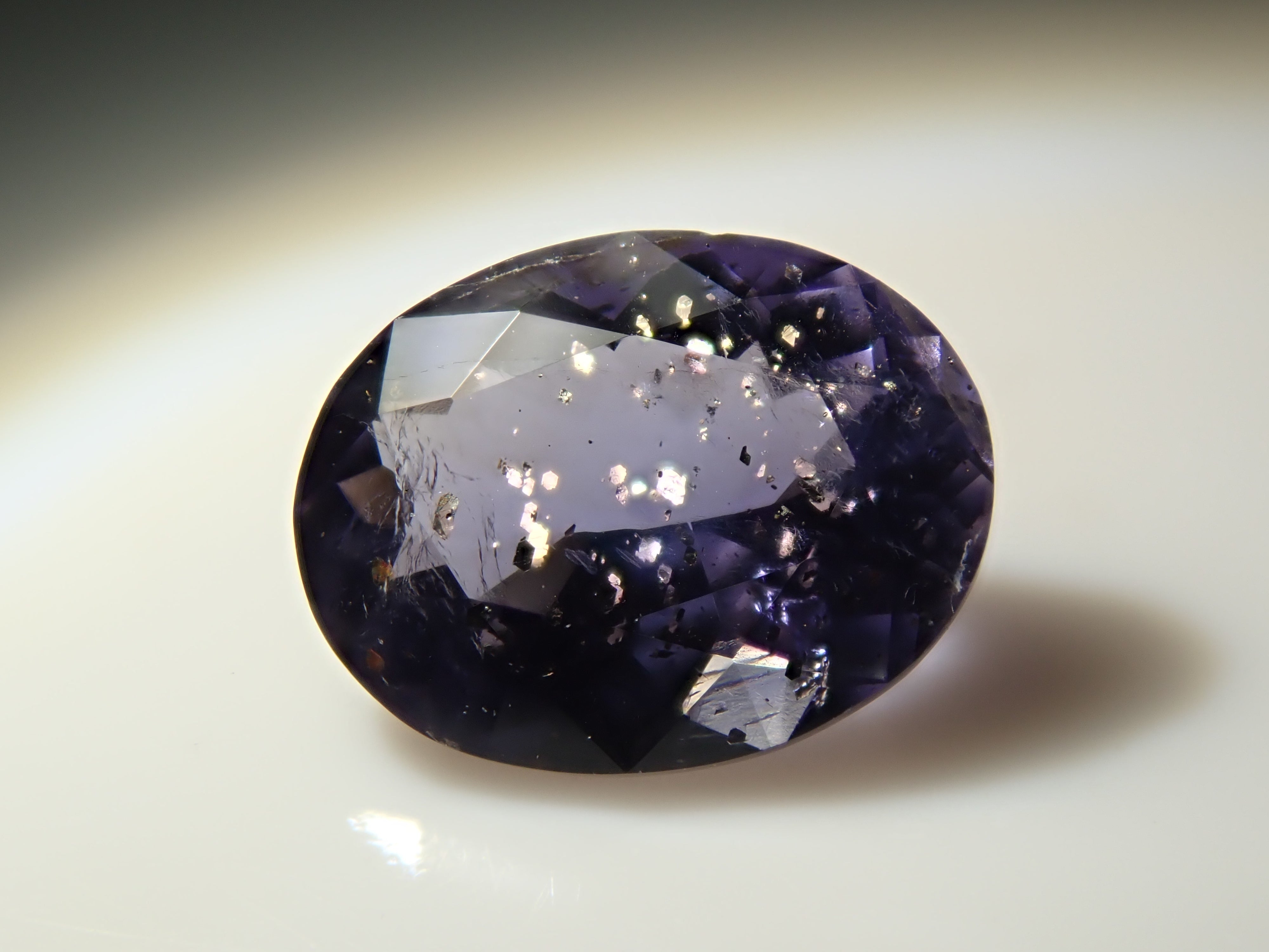 【11/27 22時販売】インド産アイオライトサンストーン 0.540ctルース