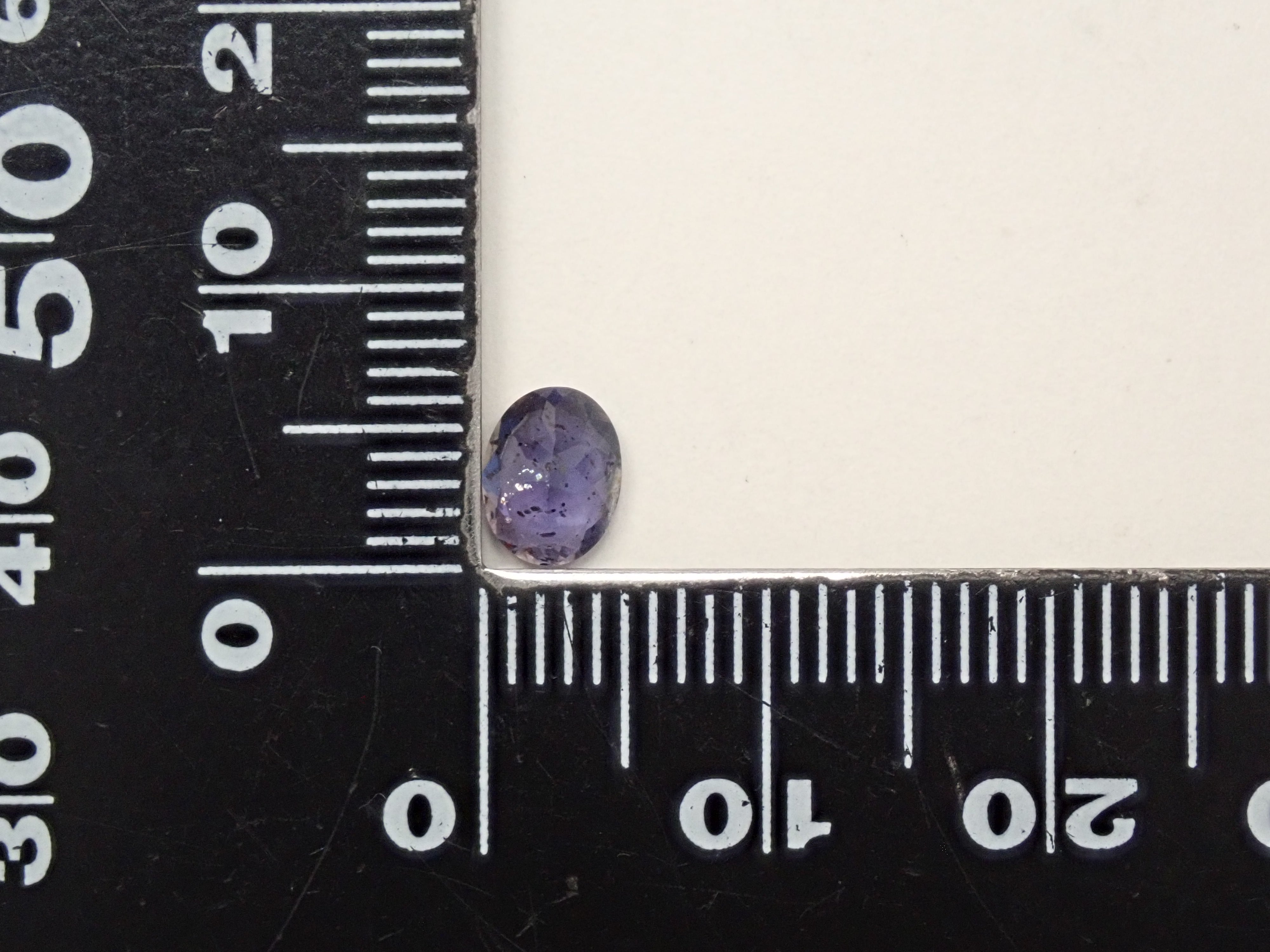 【11/27 22時販売】インド産アイオライトサンストーン 0.540ctルース