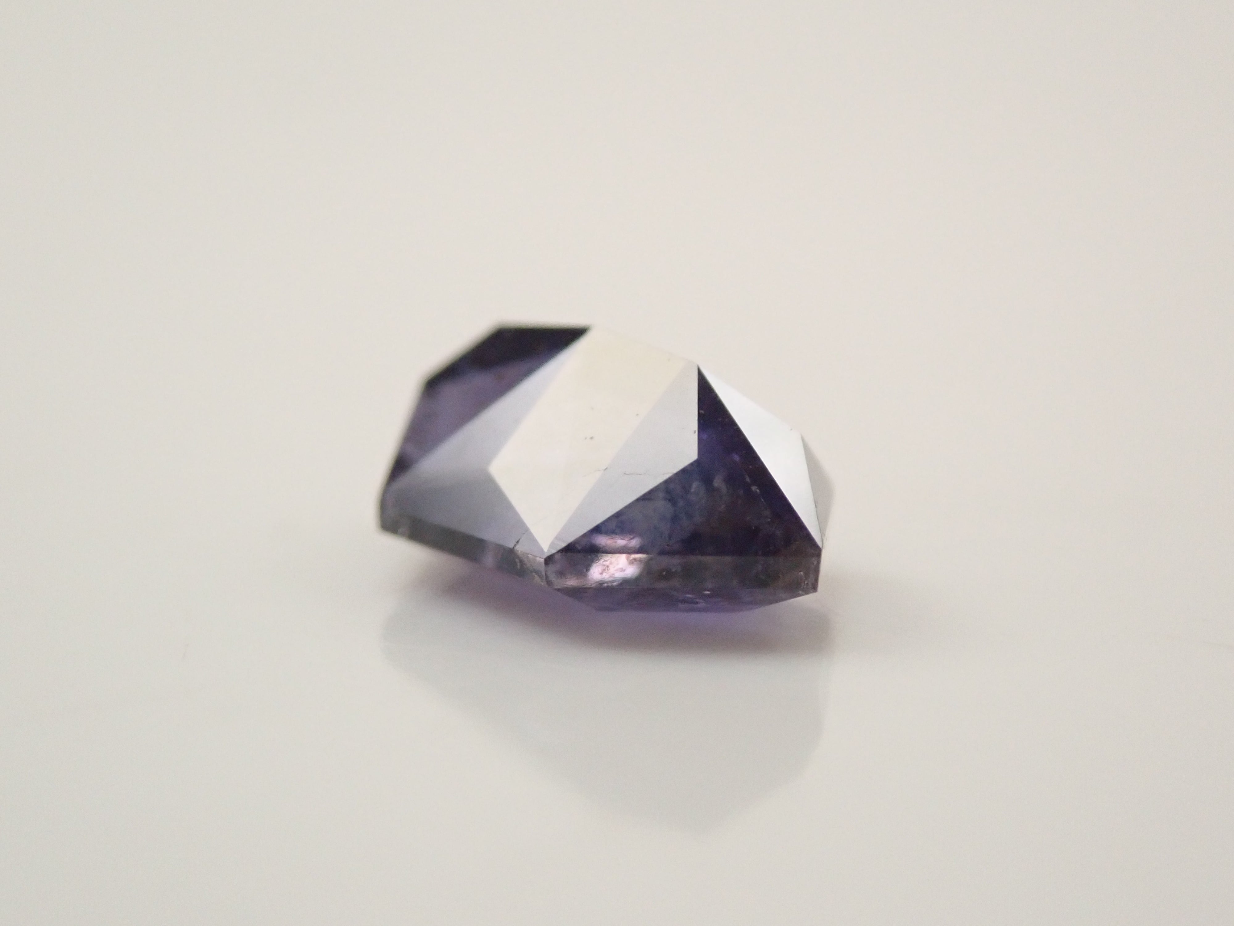 [12561375] 0.769ct loose iolite sunstone from India