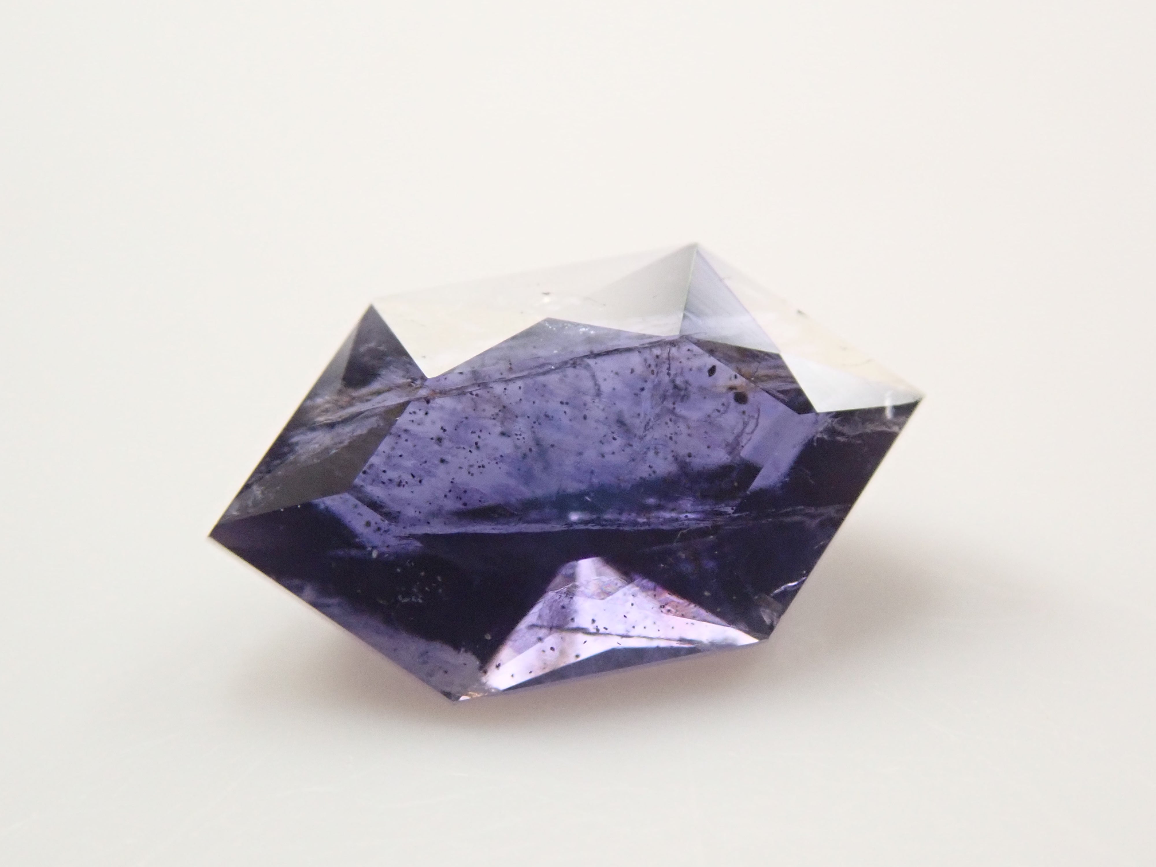 [12561375] 0.769ct loose iolite sunstone from India