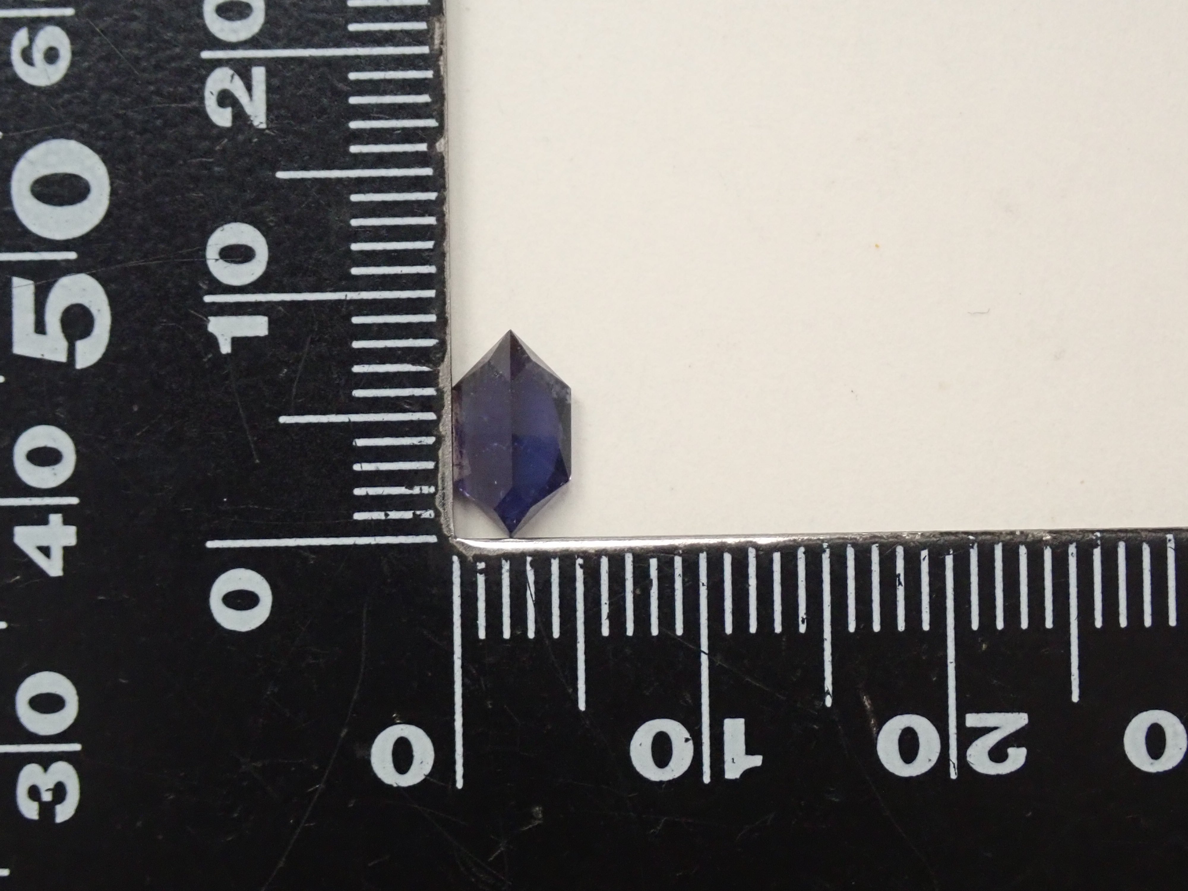 [12561375] 0.769ct loose iolite sunstone from India