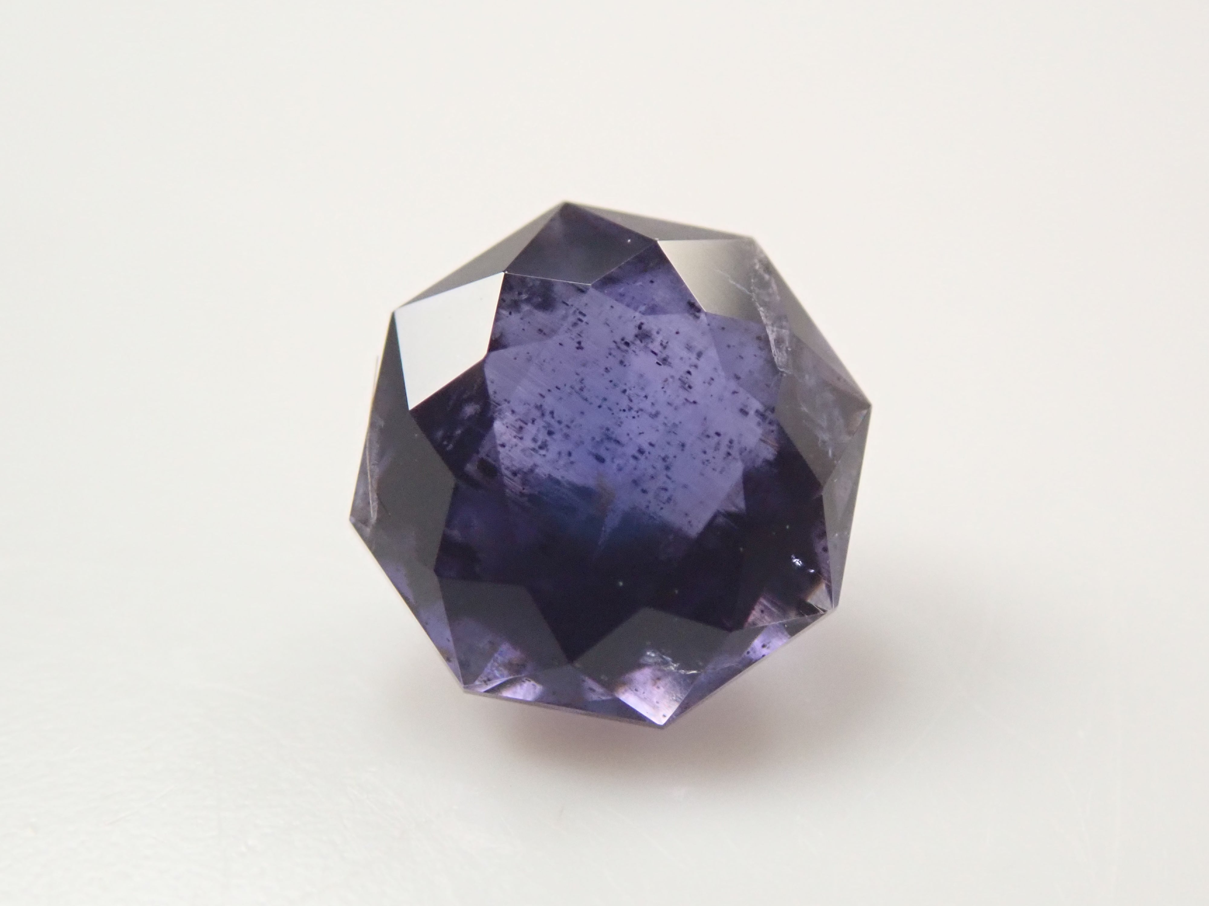 [12561376] 0.745ct loose Indian iolite sunstone