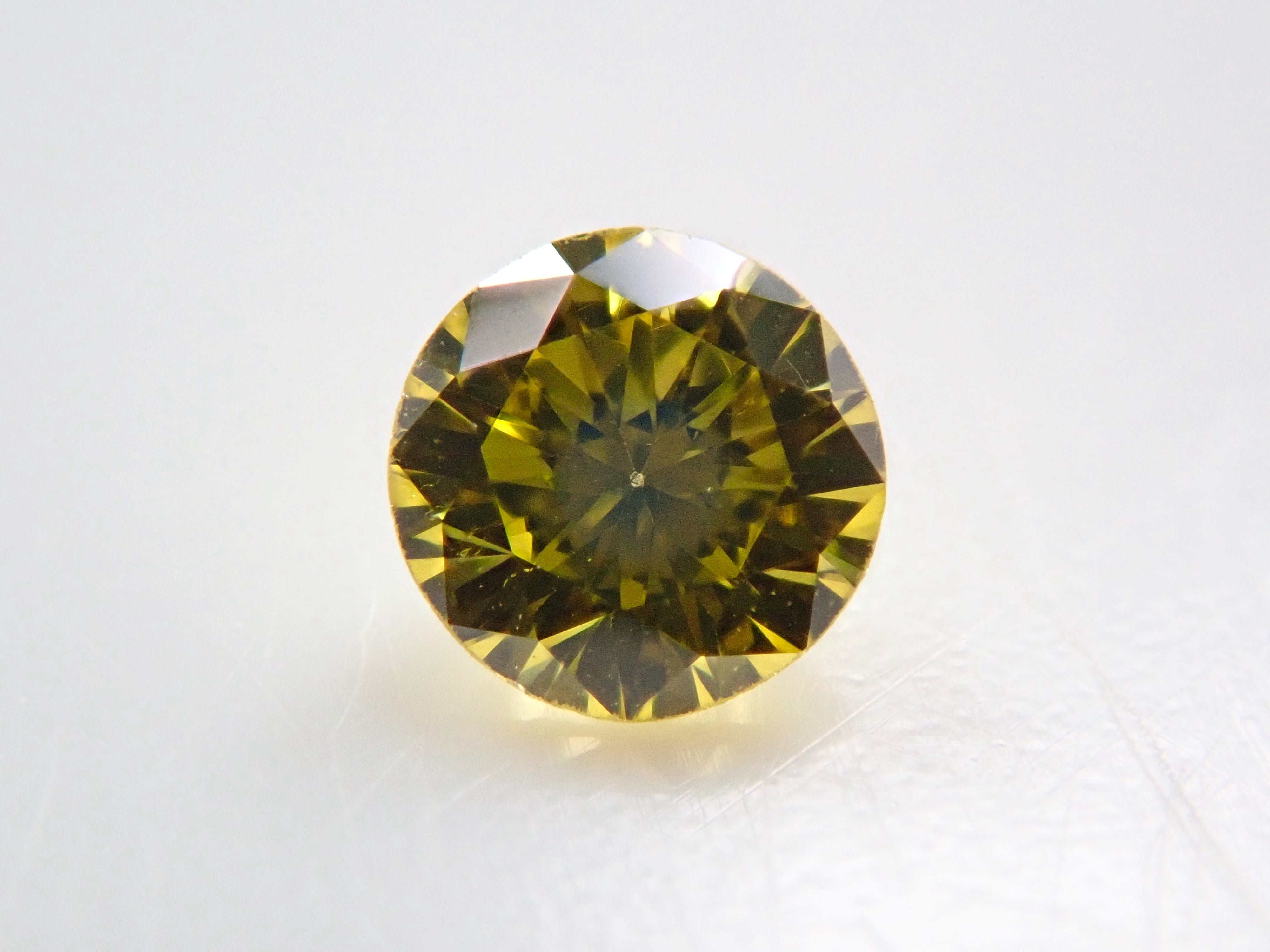 イエローダイヤモンド（トリートメント） 2.9mm/0.089ctルース(FANCY INTENSE GREENISH YELLOW*, VS2)