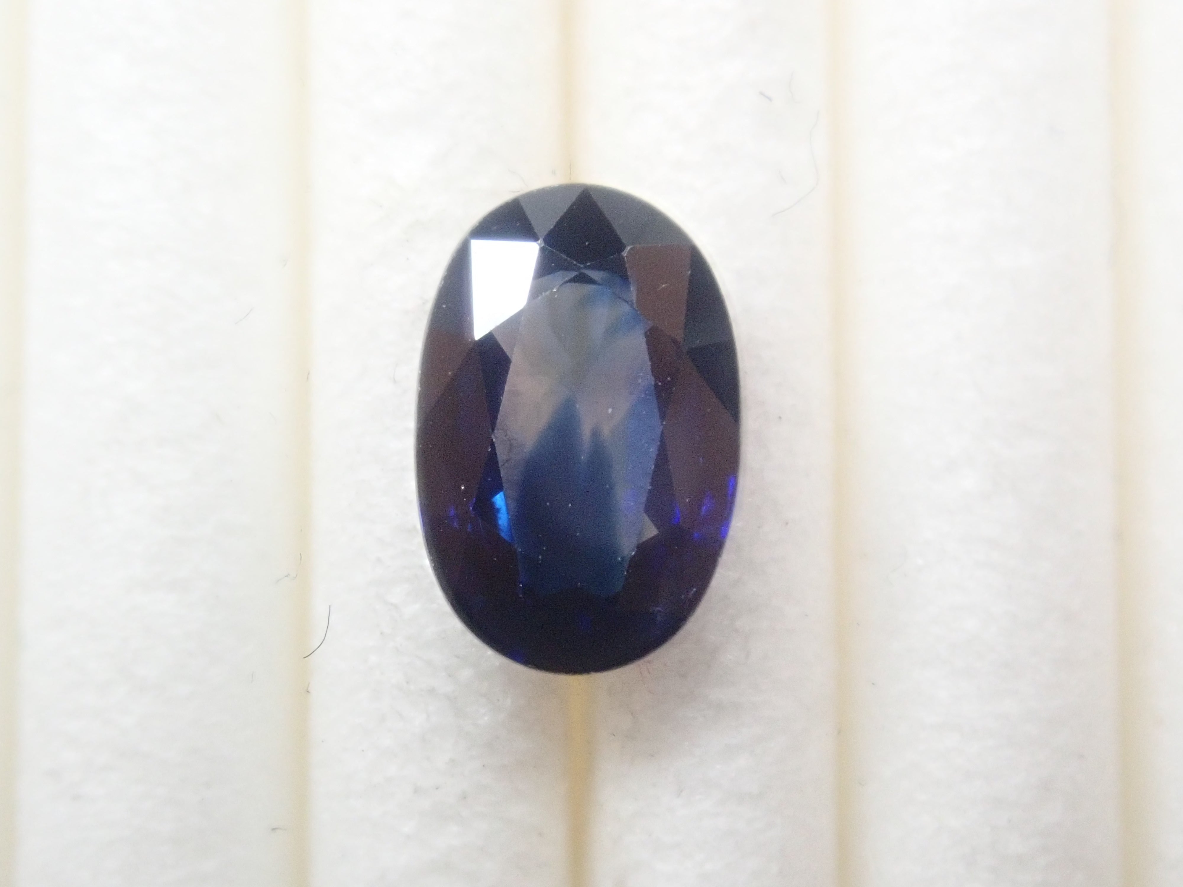 [12544901 published] Bicolor sapphire 1.000ct loose