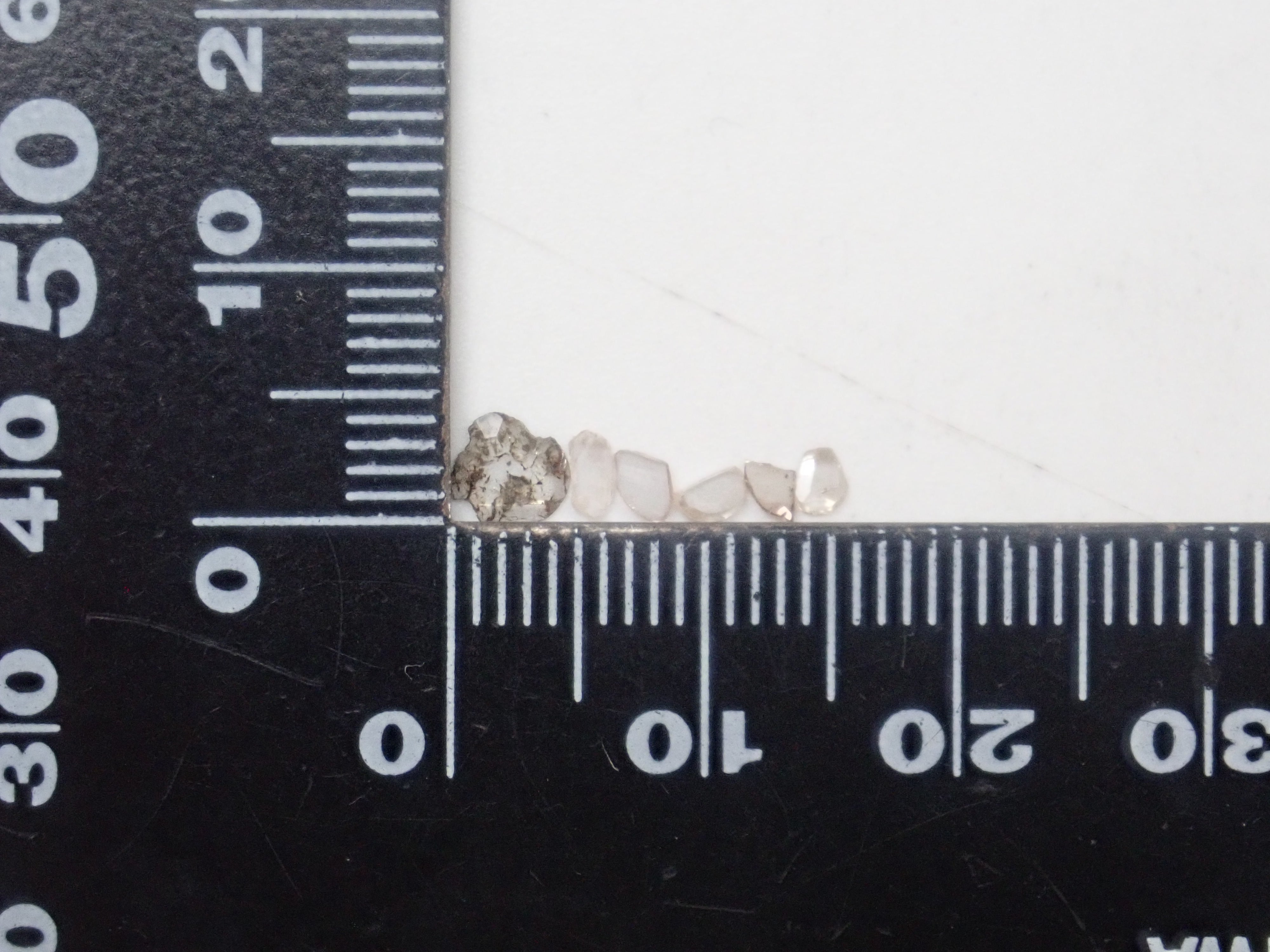 【11/24 22時販売】《限定12石》VS相当蛍光ダイヤモンドガチャ・ミニスライスダイヤモンドのおまけ付《複数購入割引有》