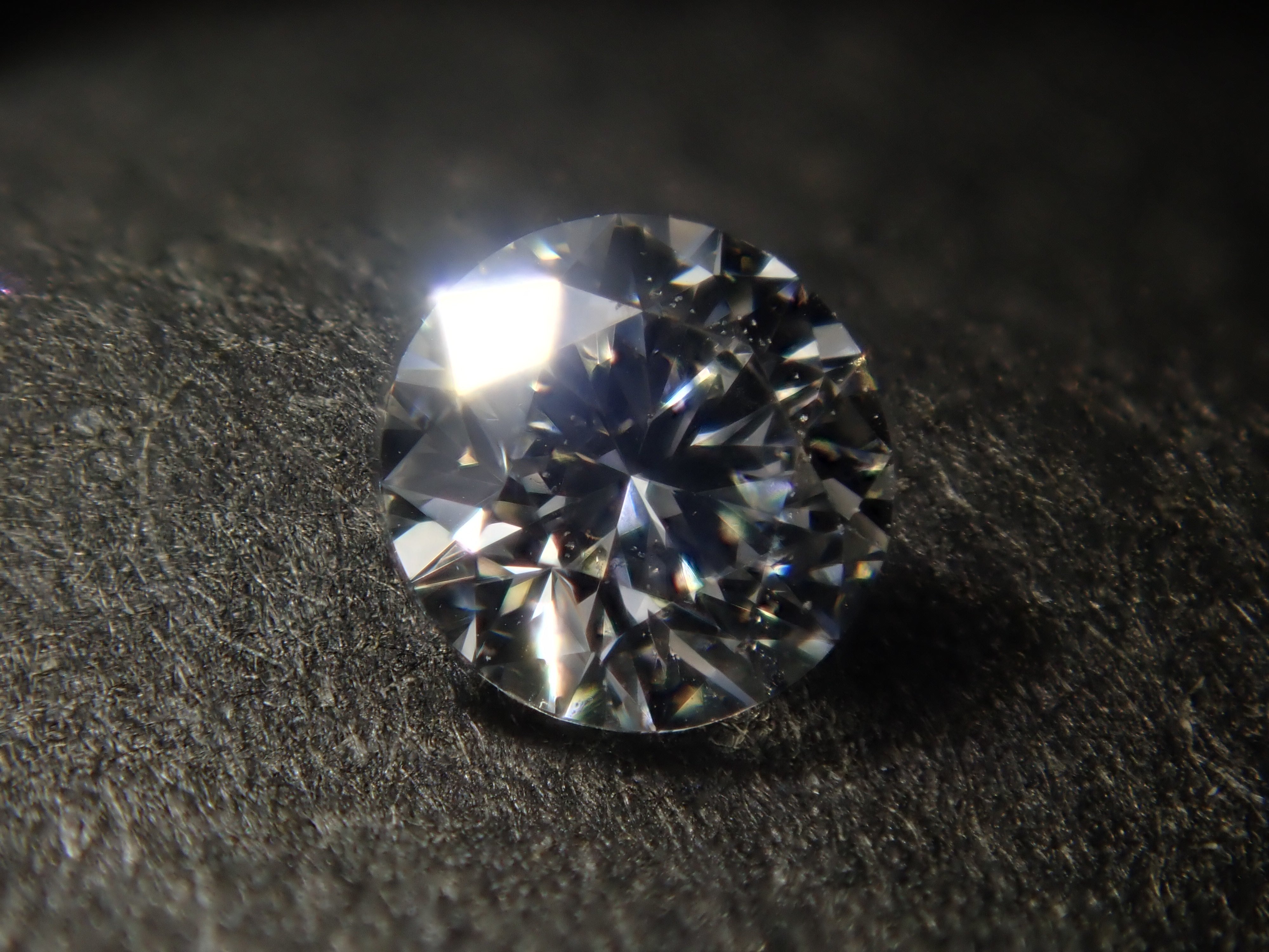 【11/29 22時販売】《限定10石》3.2mm/F/VVS-1/EXCELLENT(H&C)含むダイヤモンドガチャ《複数購入割引有》