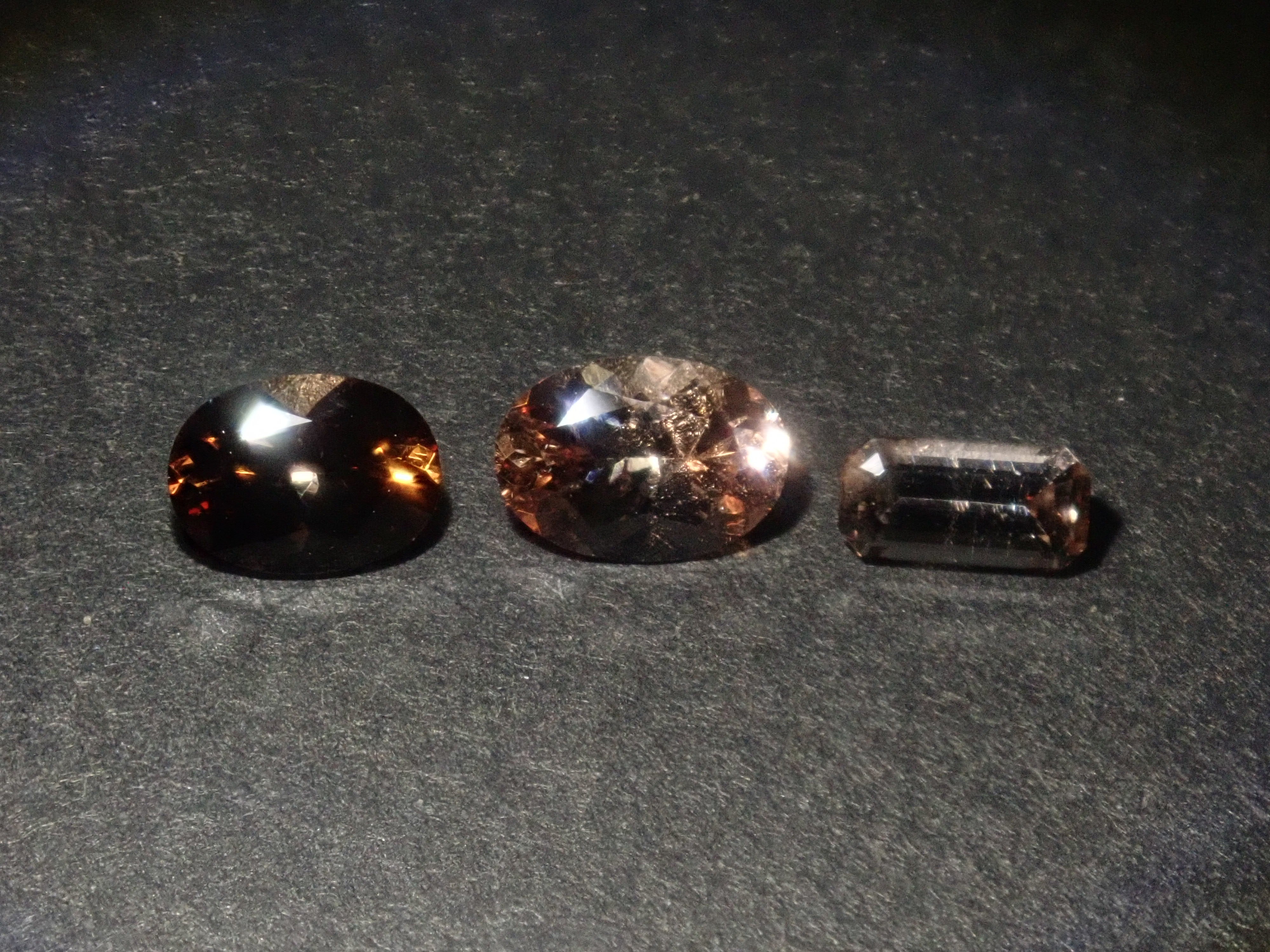 【11/30 22時販売】《限定14石》レアストーンガチャ💎辰砂（シンシャ）・ブラジル産パライバトルマリン0.21ct・レッドベリル・ベニトアイト・アキシナイト《複数購入割引有》