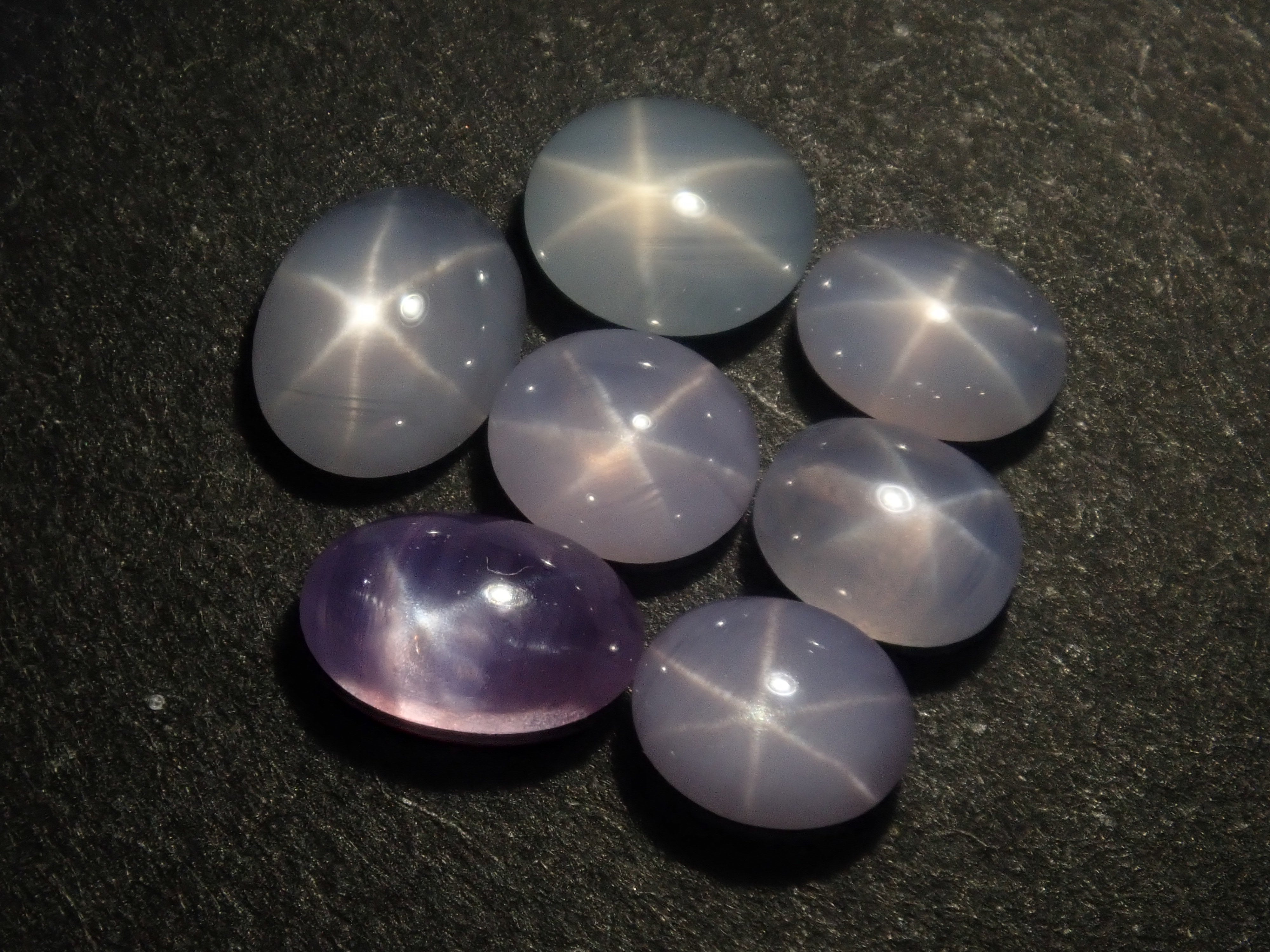 【11/23 22時販売】《限定7石》スリランカ産スターサファイア1石ルース《複数購入割引有》