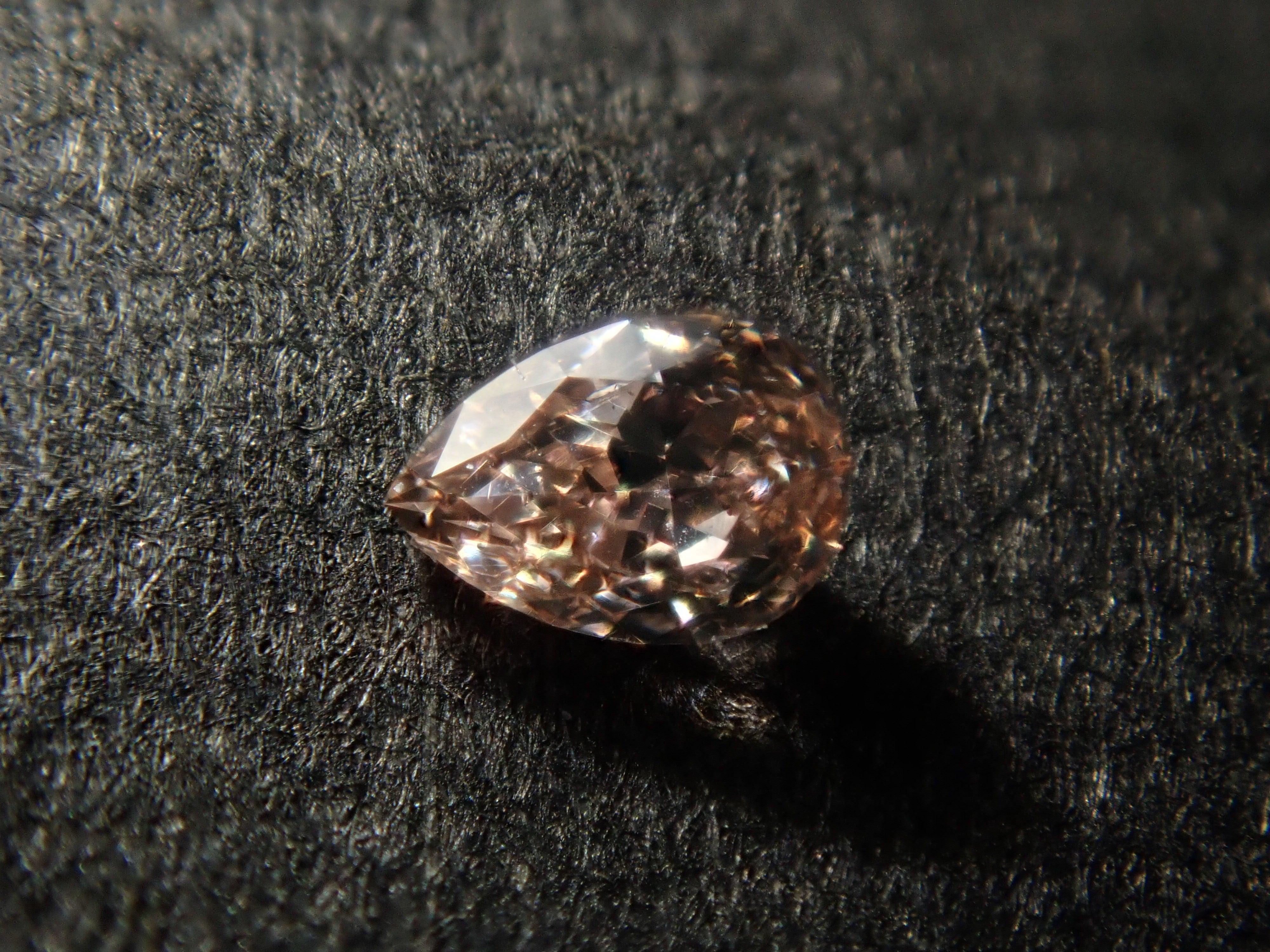 【11/29 22時販売】《限定20石》通常13万円のFANCY INTENSEのピンクダイヤモンド0.086ctを含むダイヤガチャ💎VSクラス相当のアイスブルーダイヤモンドな《複数購入割引有》