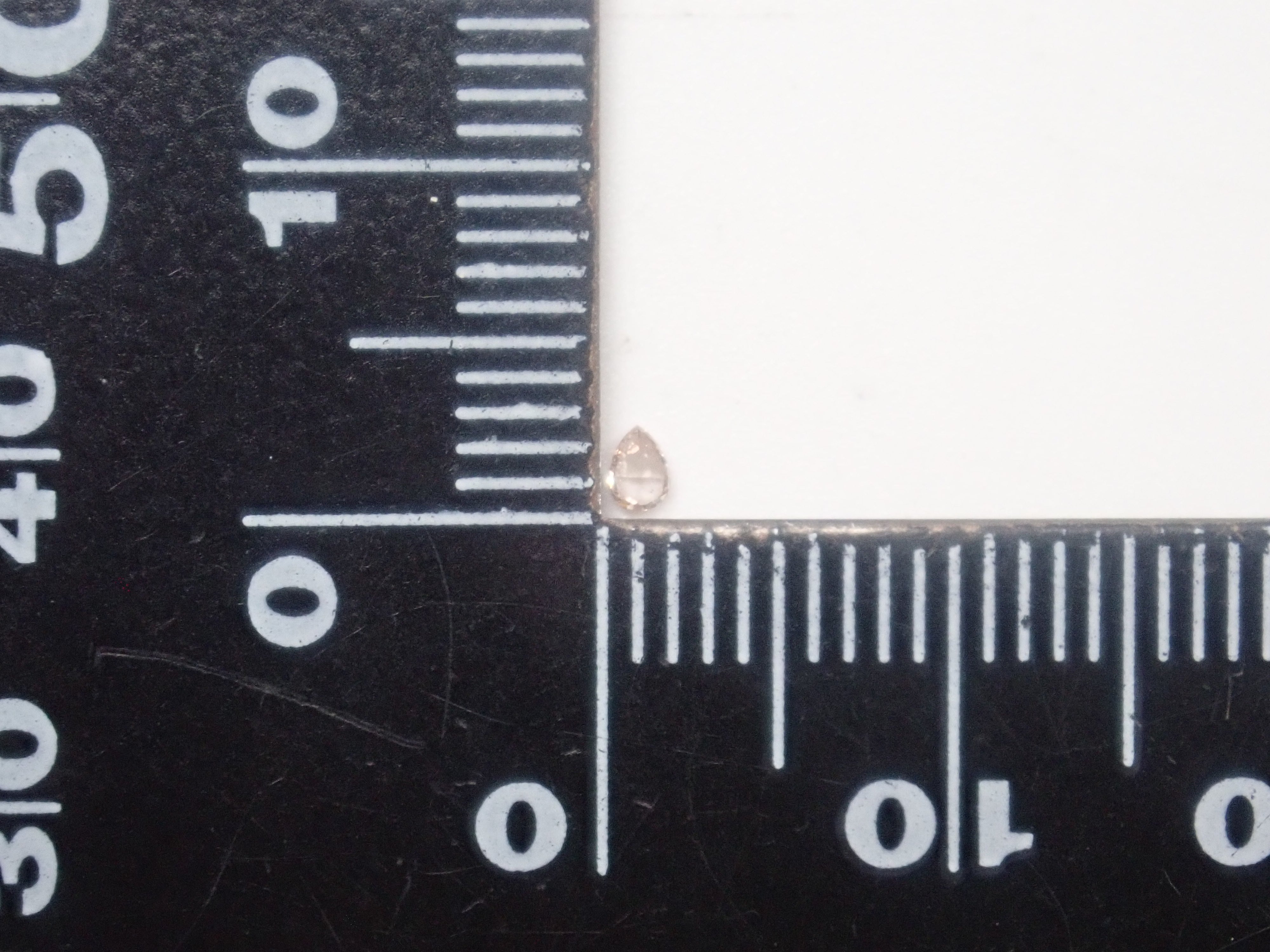 【11/29 22時販売】《限定20石》通常13万円のFANCY INTENSEのピンクダイヤモンド0.086ctを含むダイヤガチャ💎VSクラス相当のアイスブルーダイヤモンドな《複数購入割引有》