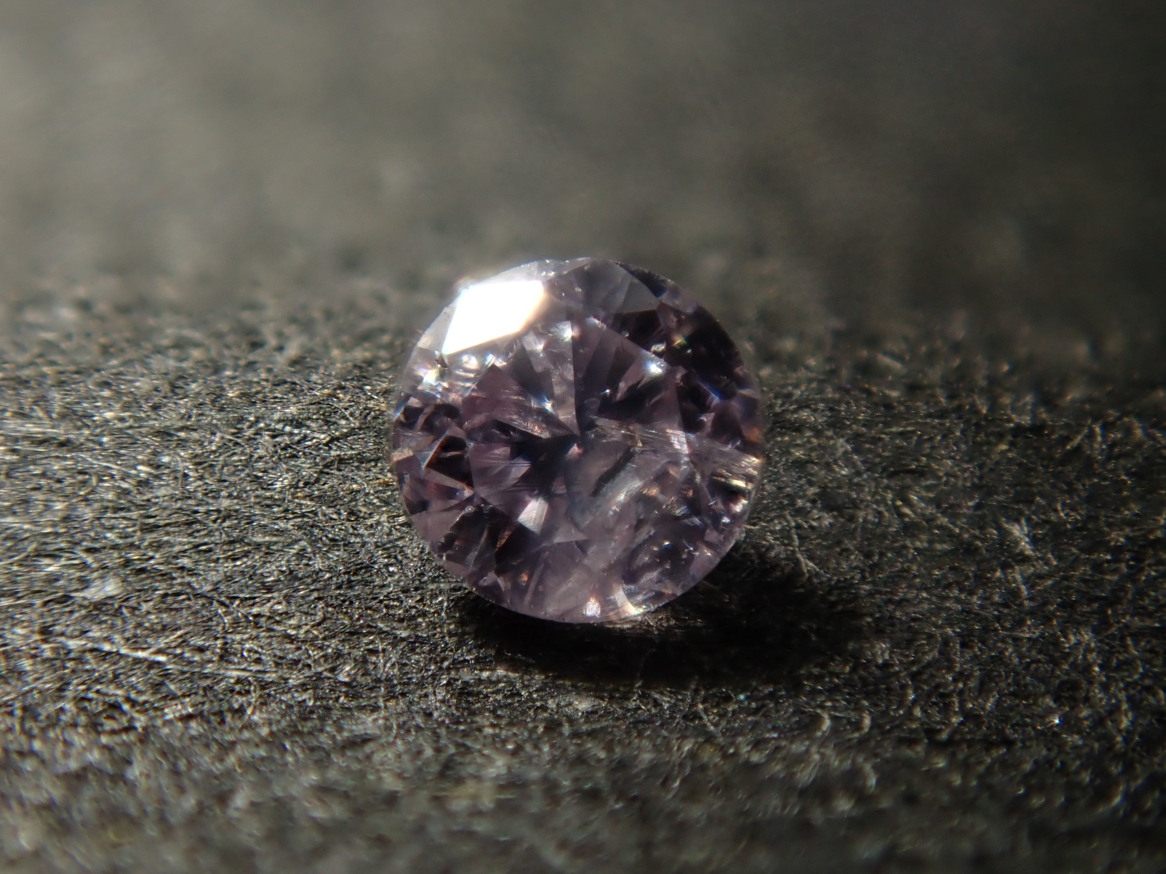 【11/29 22時販売】《限定20石》通常13万円のFANCY INTENSEのピンクダイヤモンド0.086ctを含むダイヤガチャ💎VSクラス相当のアイスブルーダイヤモンドな《複数購入割引有》