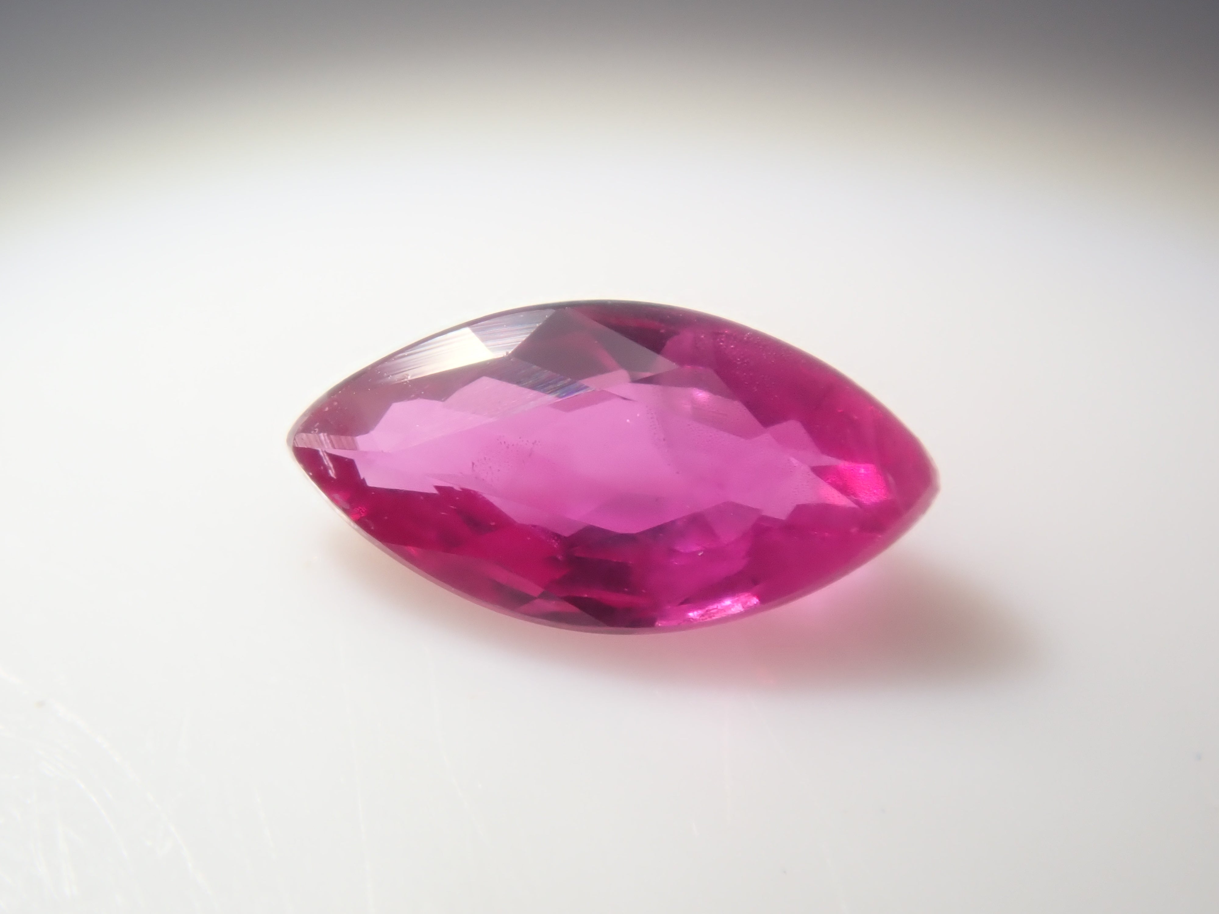 【12/5 22時販売】《限定20石》ピジョンブラッドルビーAGL加盟の鑑別書付6石含む赤色宝石ガチャ《複数購入割引有》