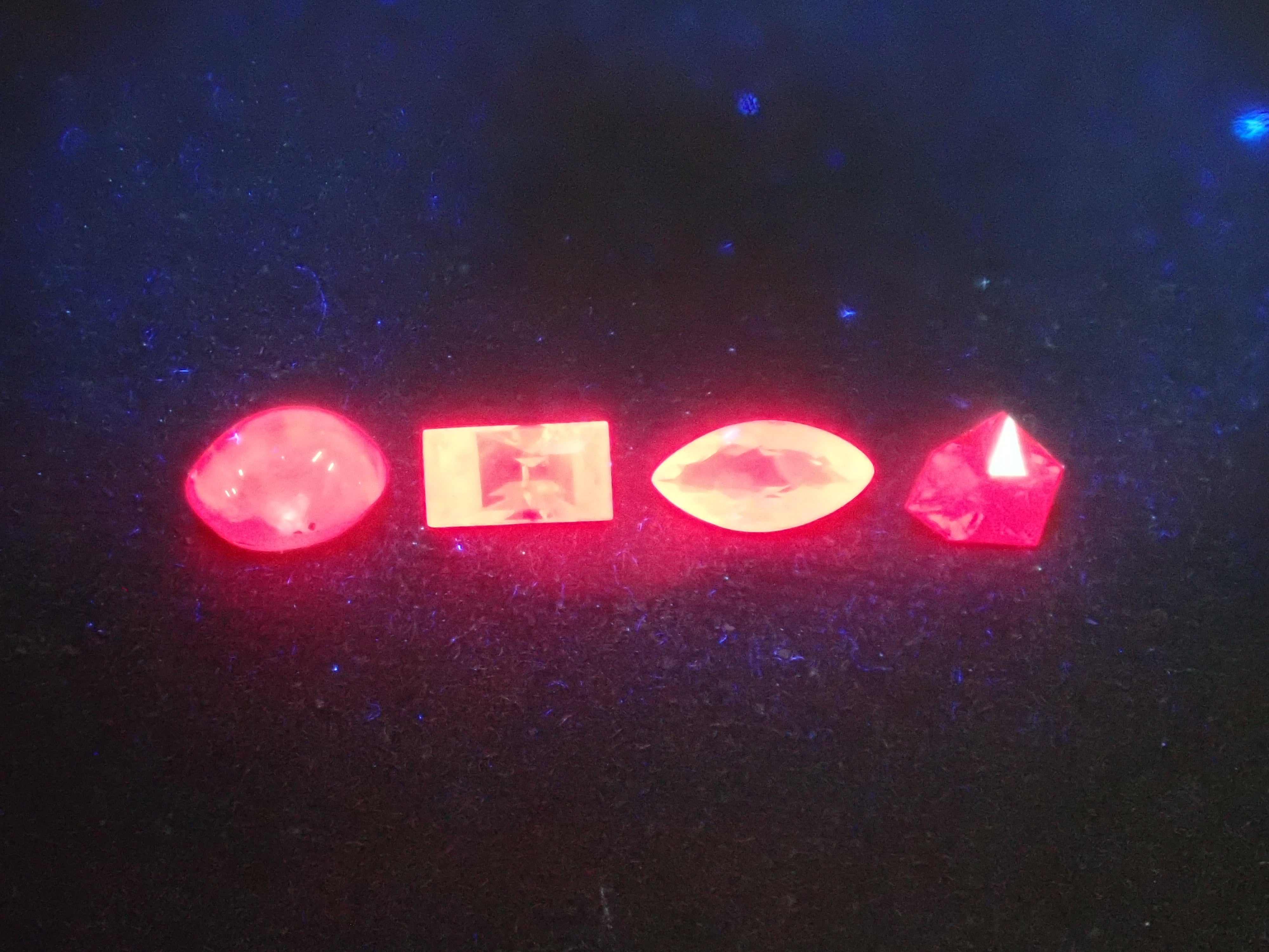 【12/5 22時販売】《限定20石》ピジョンブラッドルビーAGL加盟の鑑別書付6石含む赤色宝石ガチャ《複数購入割引有》