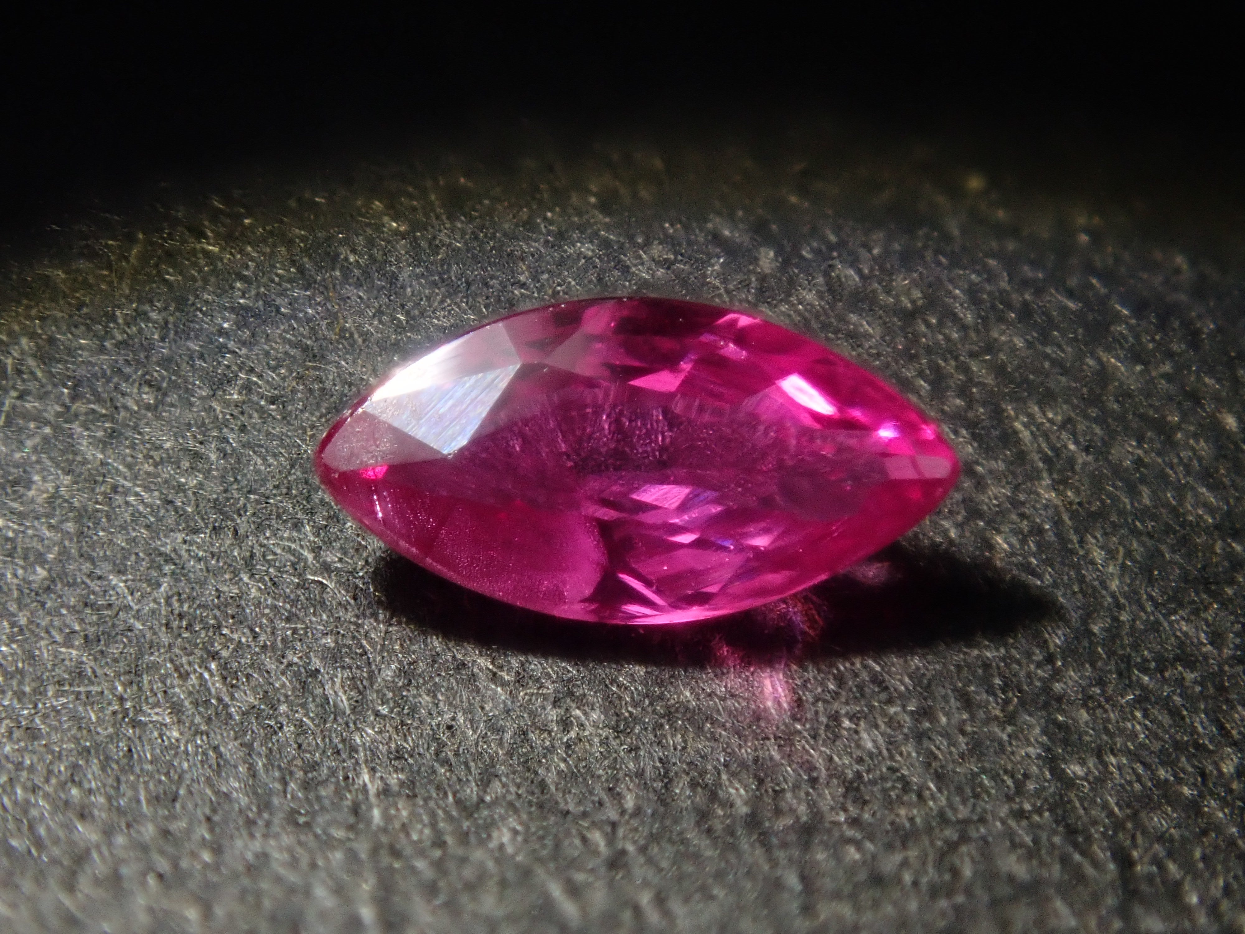 【12/5 22時販売】《限定20石》ピジョンブラッドルビーAGL加盟の鑑別書付6石含む赤色宝石ガチャ《複数購入割引有》