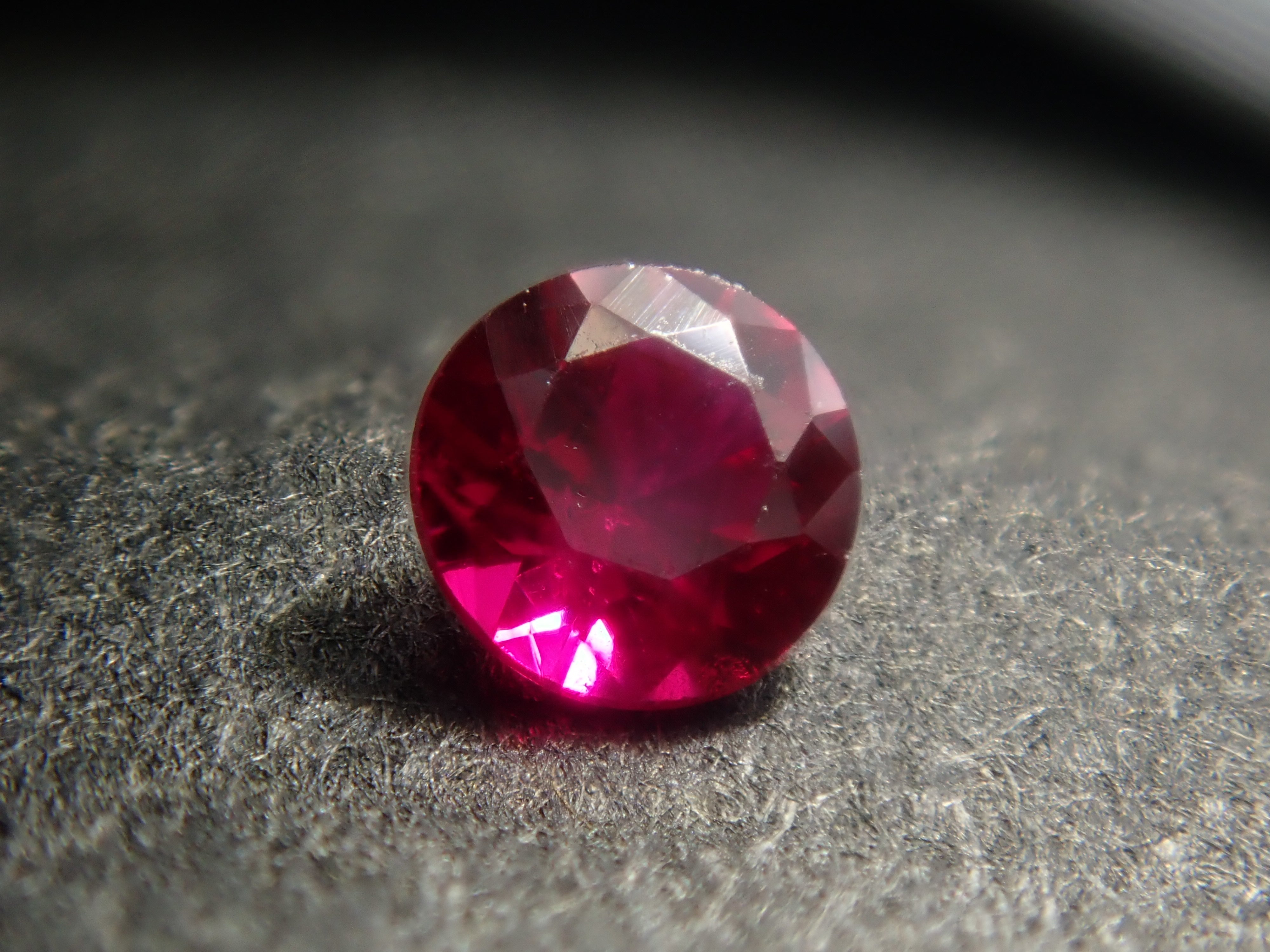 【12/5 22時販売】《限定20石》ピジョンブラッドルビーAGL加盟の鑑別書付6石含む赤色宝石ガチャ《複数購入割引有》