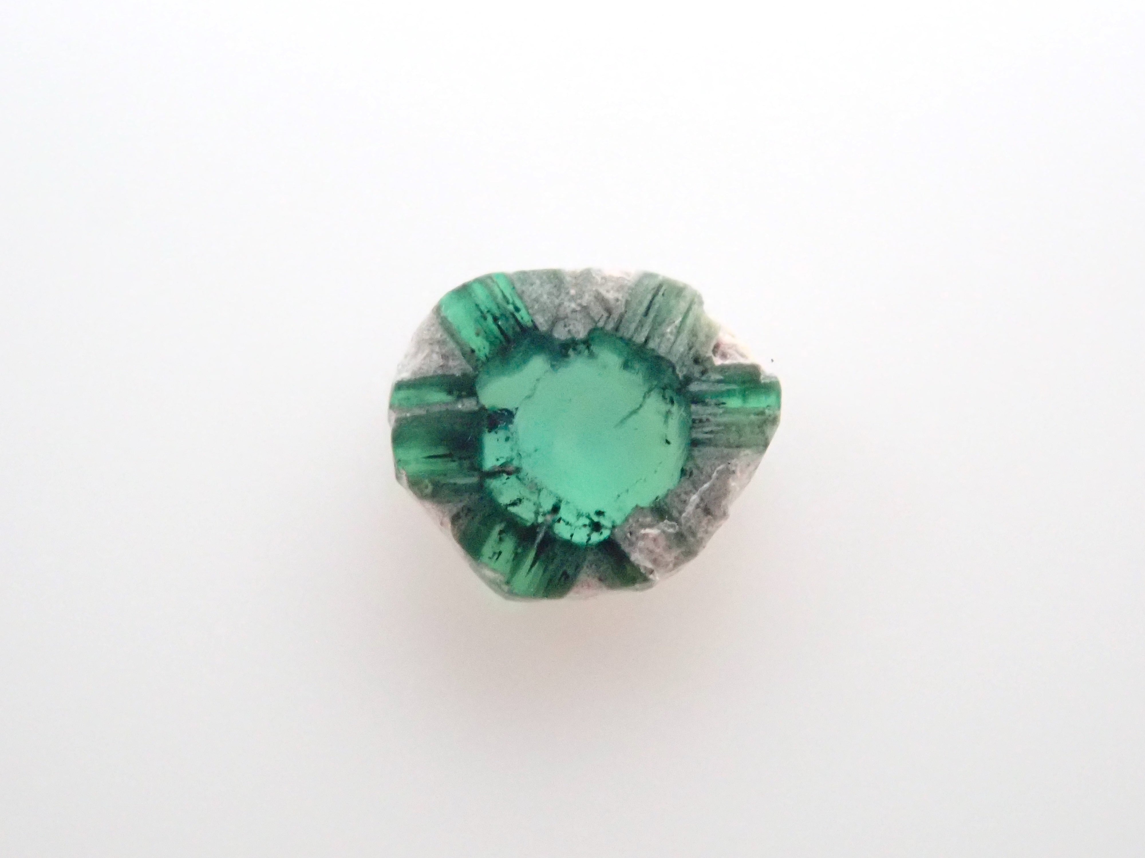 Colombian trapiche emerald (reverse trapiche) 3.2mm/ 0.091ct rough stone