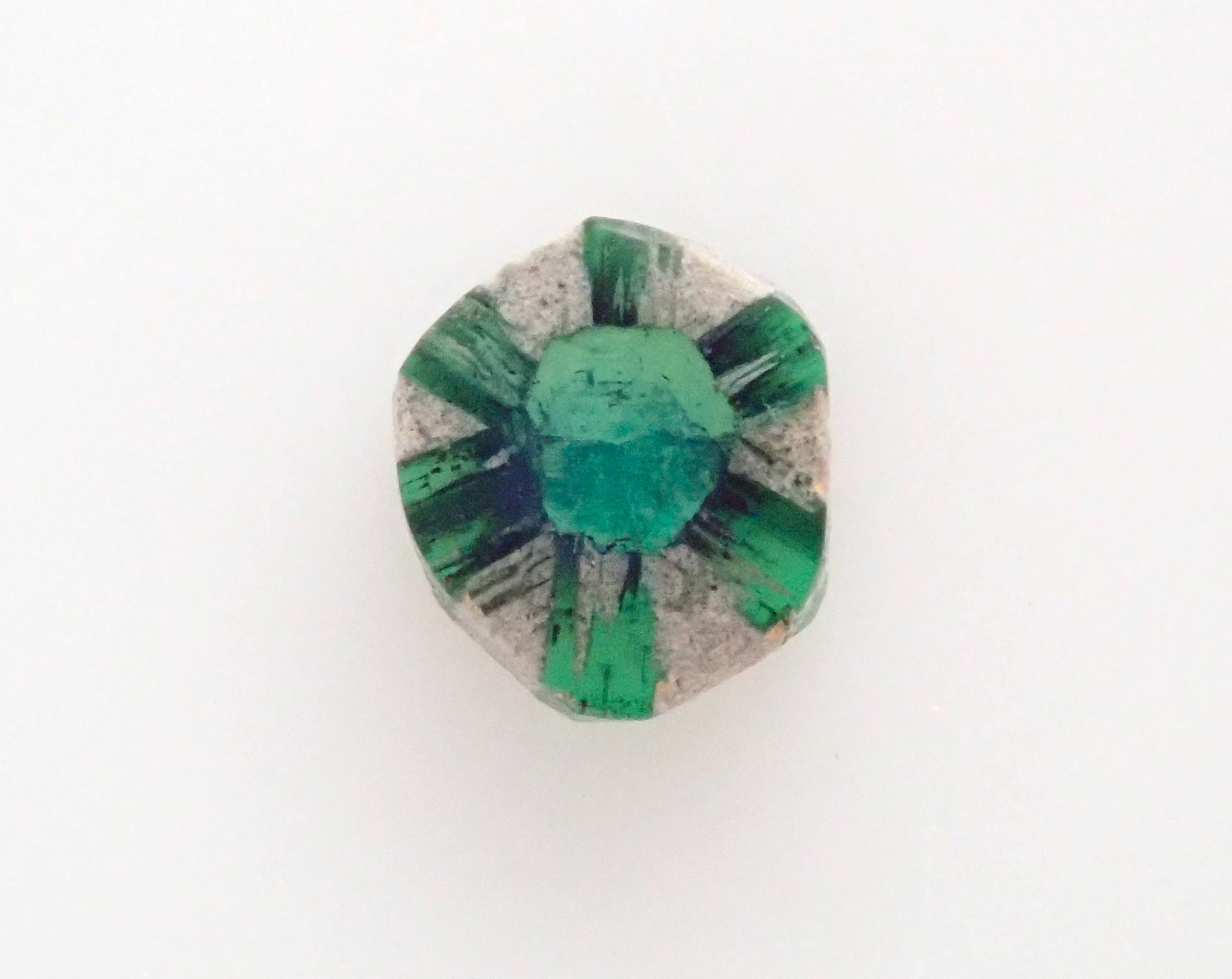 【2/27 22時販売】コロンビア産トラピッチェエメラルド（逆トラピッチェ） 0.131ct原石