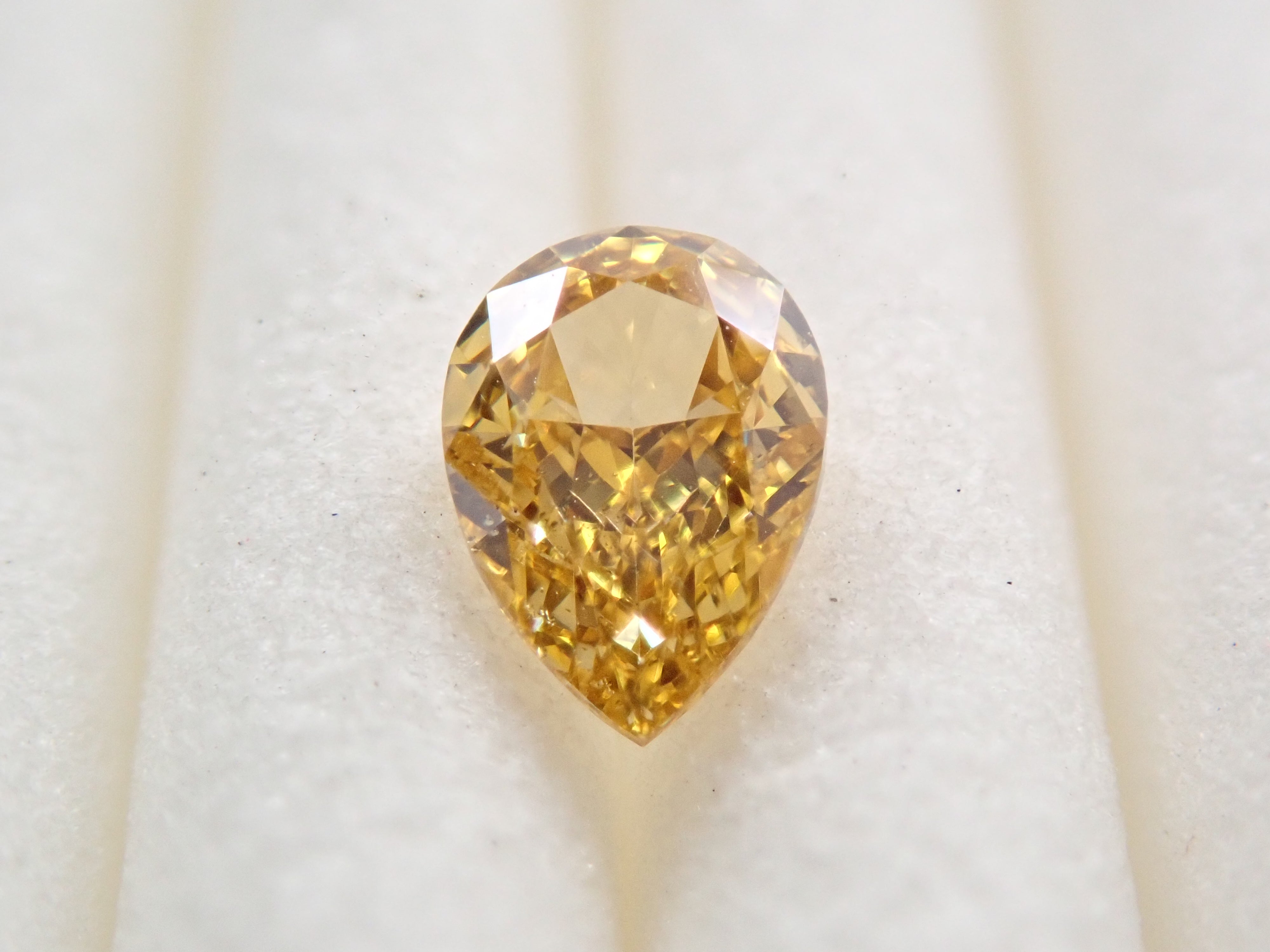 Yellow diamond 0.245ct loose (FANCY INTENSE ORANGY YELLOW, SI1)